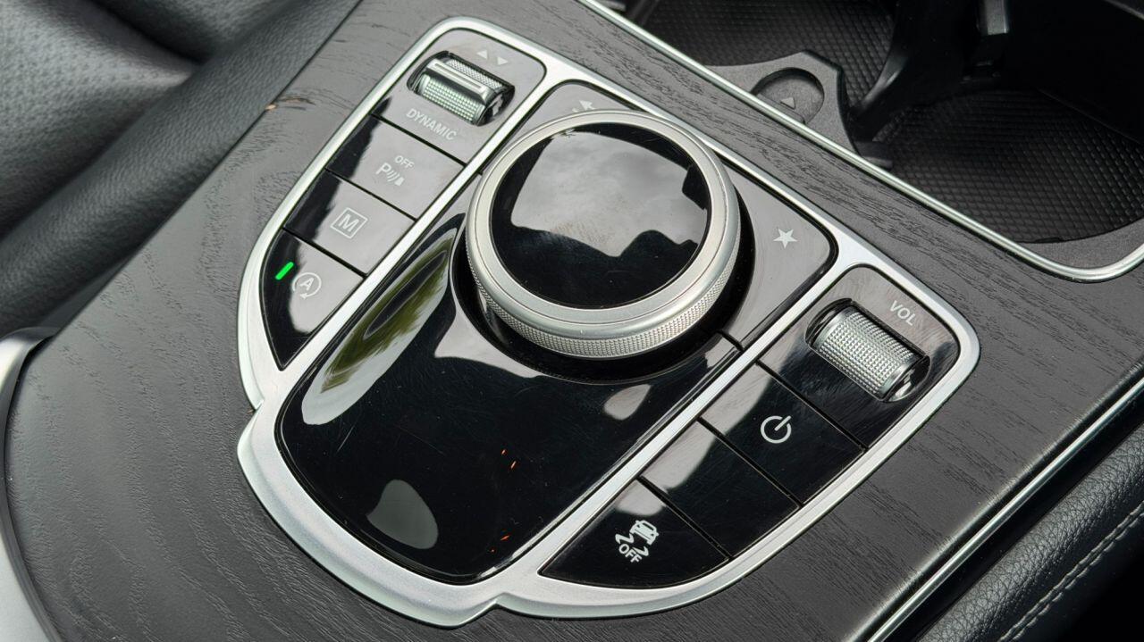 Mercedes-Benz GLC view 24