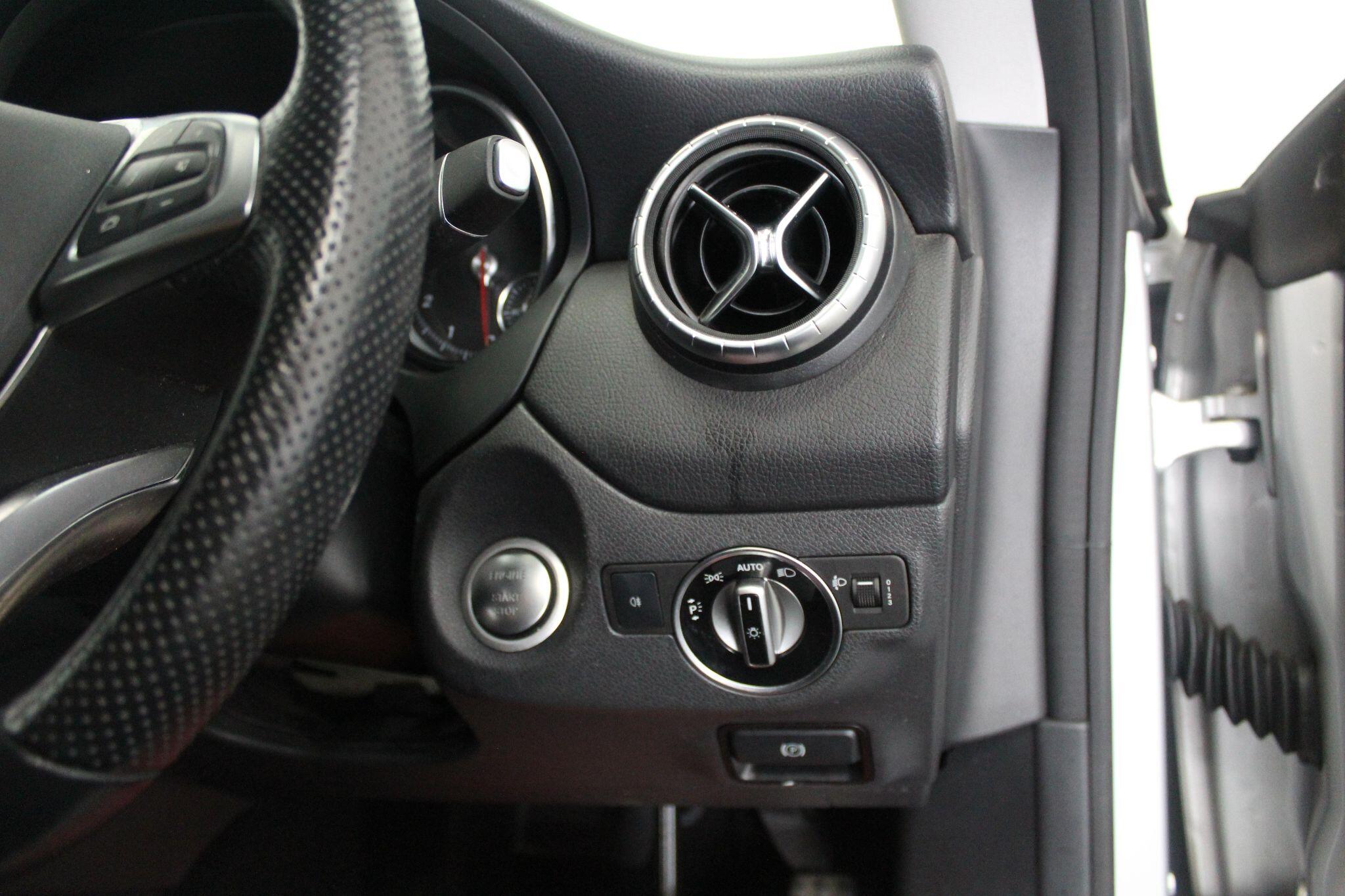 Mercedes-Benz CLA view 46