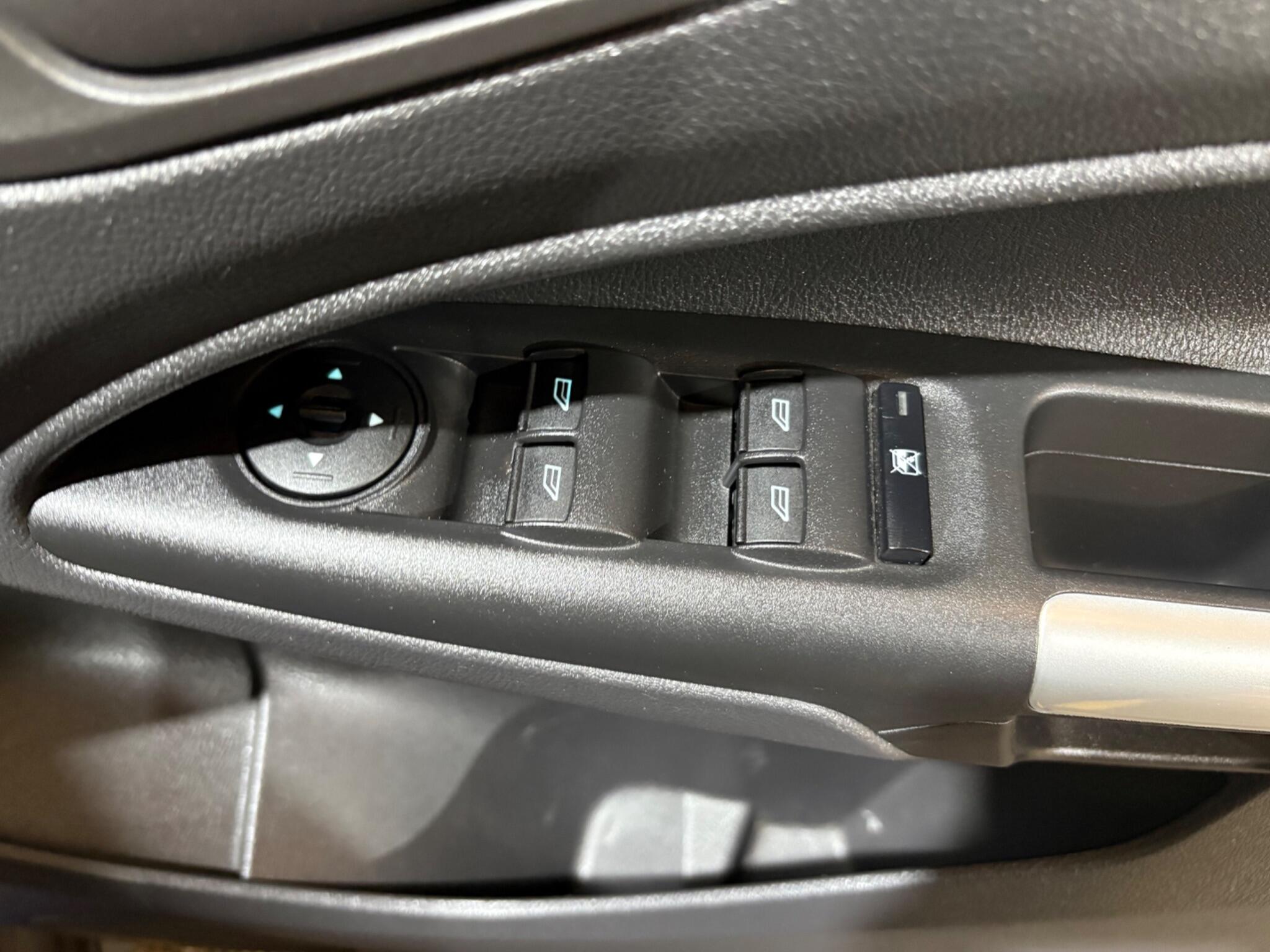Ford Tourneo Connect view 40
