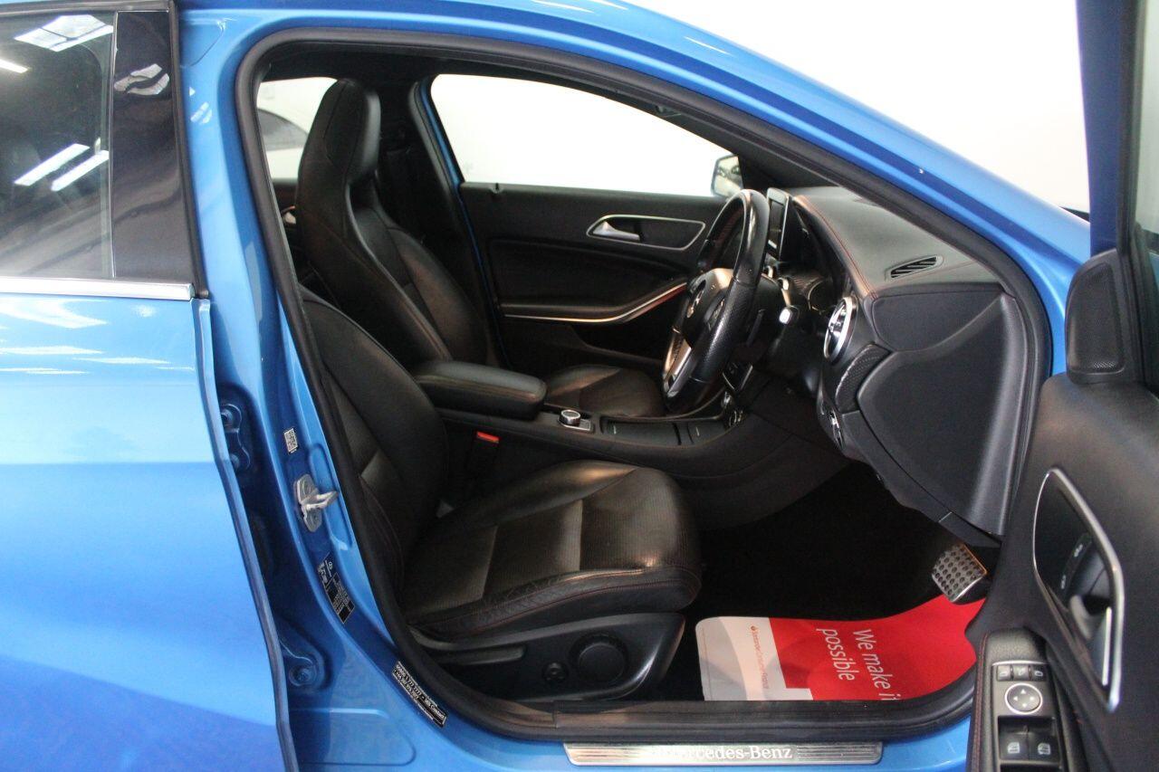 Mercedes-Benz A-Class view 32