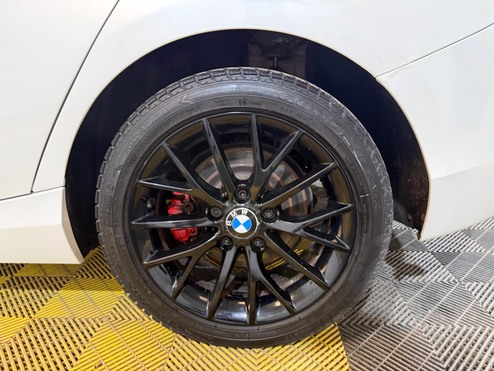 BMW 1 Series view 40