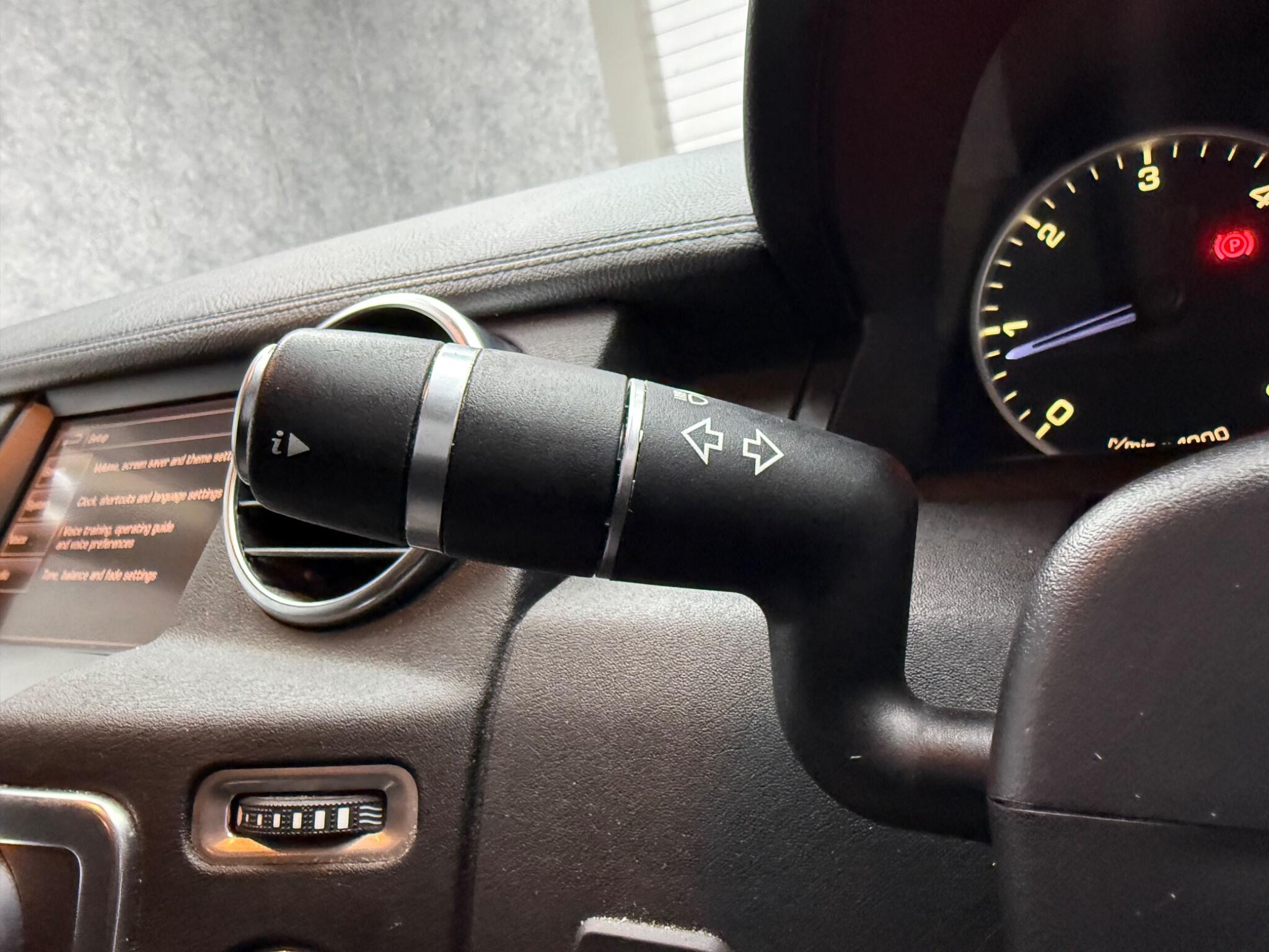 Land Rover Discovery 4 view 24