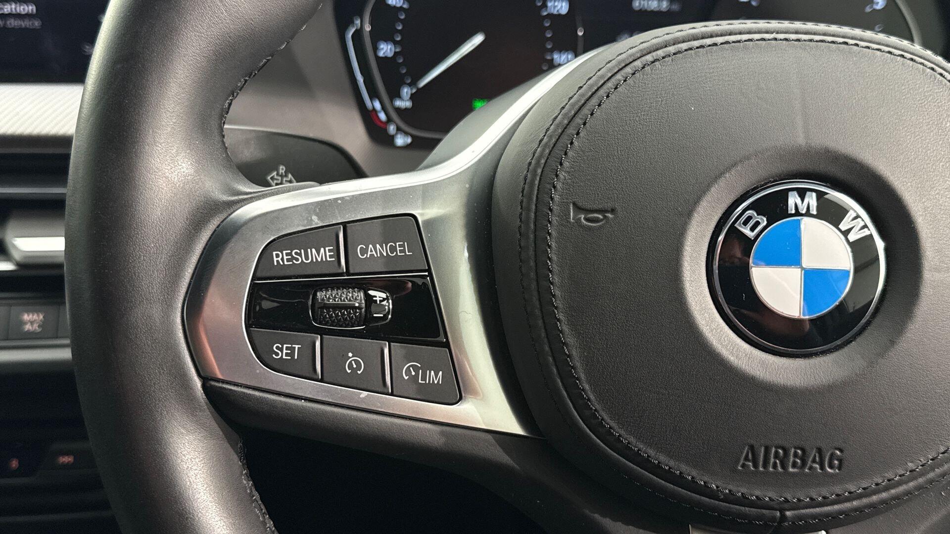 BMW 1 Series view 17
