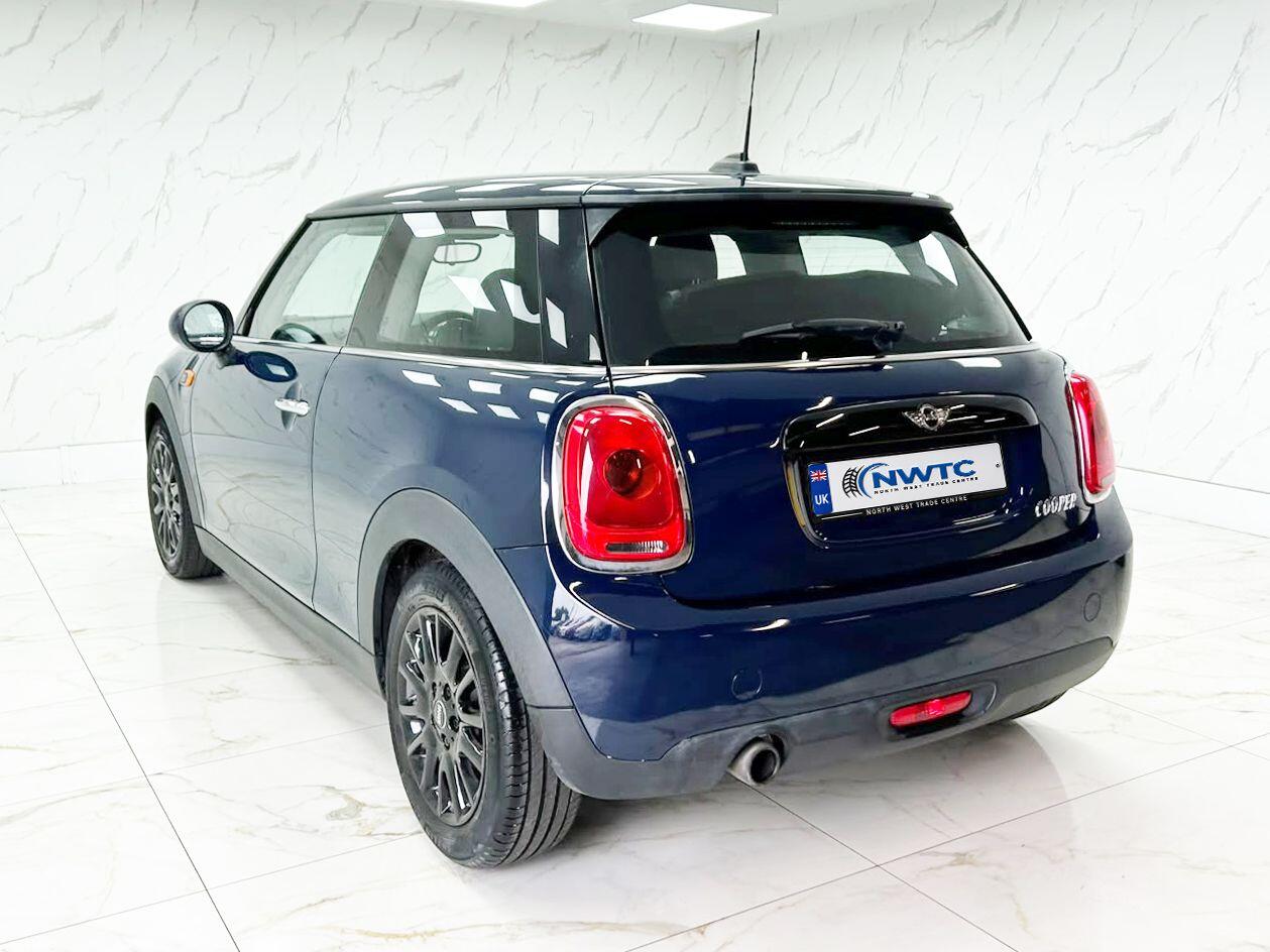Mini Hatch view 11