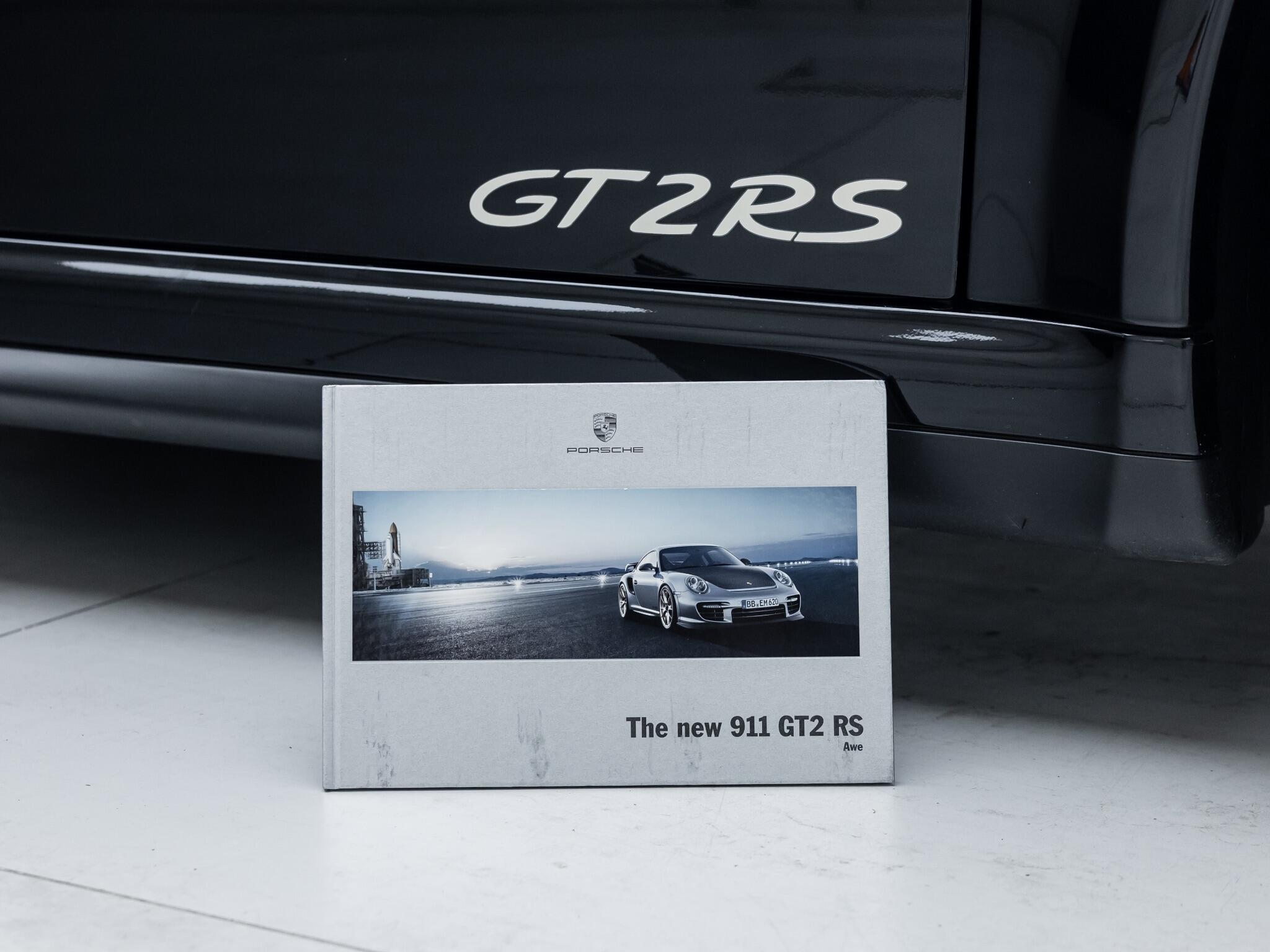 Porsche 911 view 54