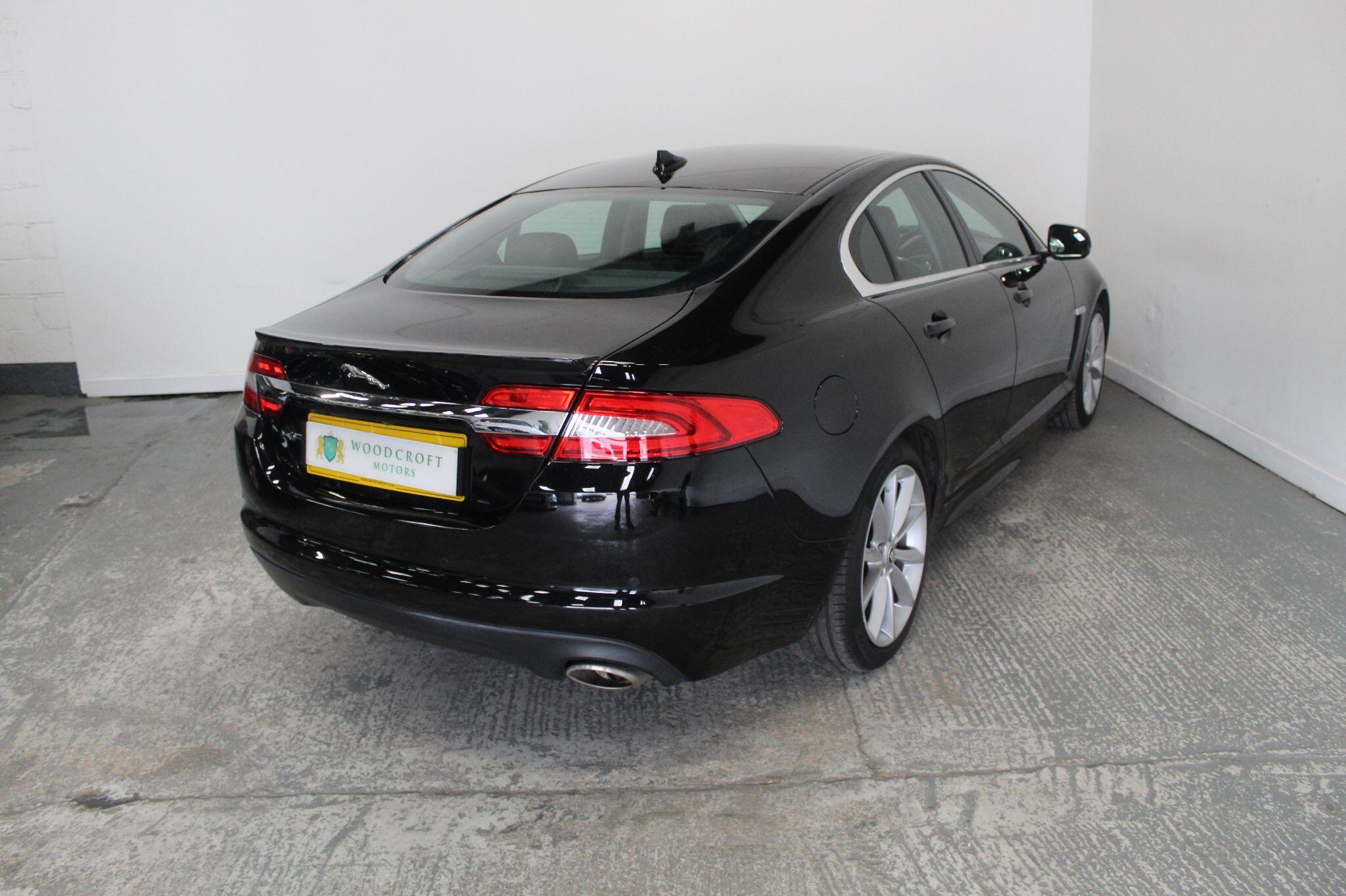 Jaguar XF view 8