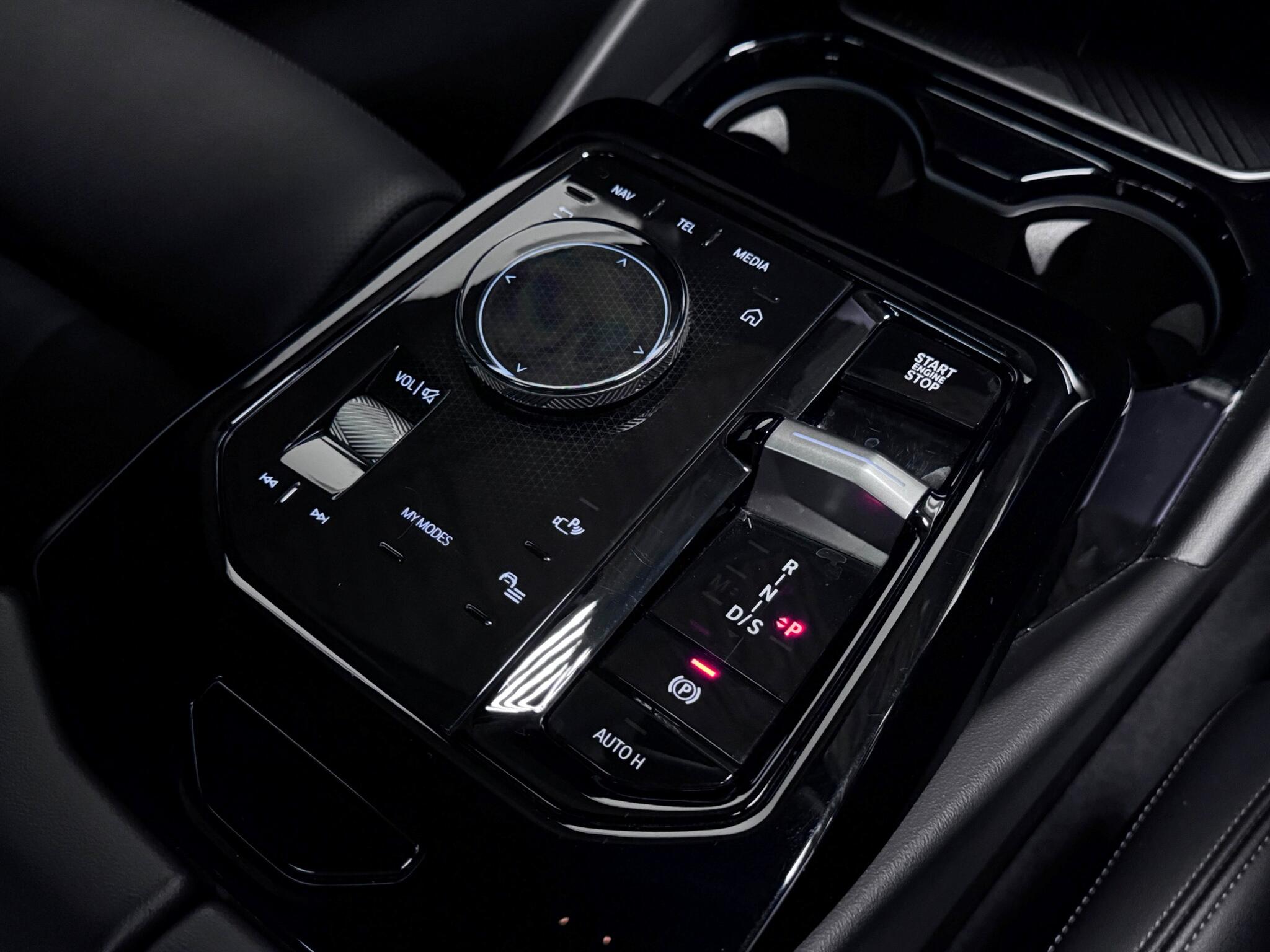 BMW 5 Series view 38