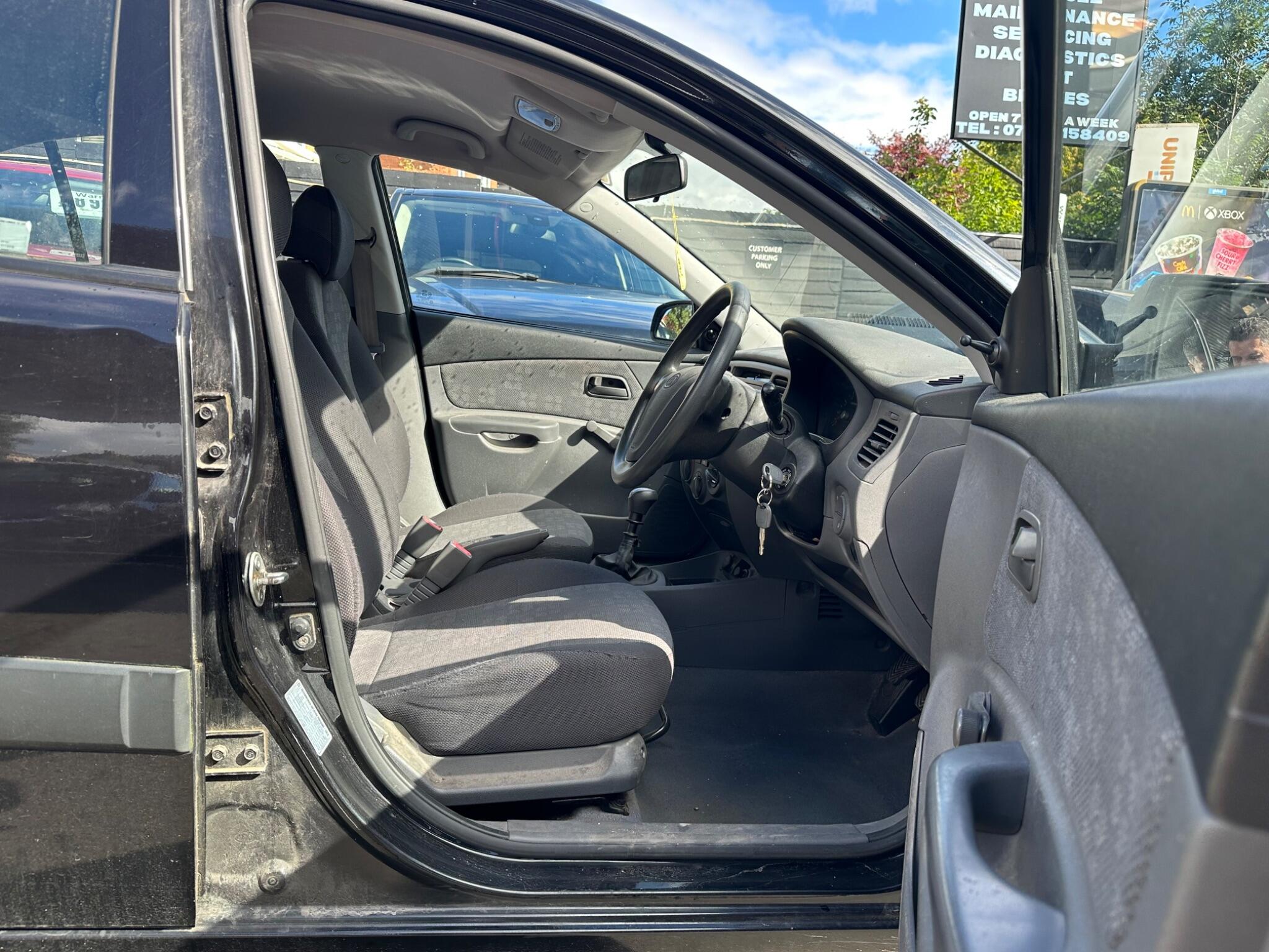 Kia Rio view 7