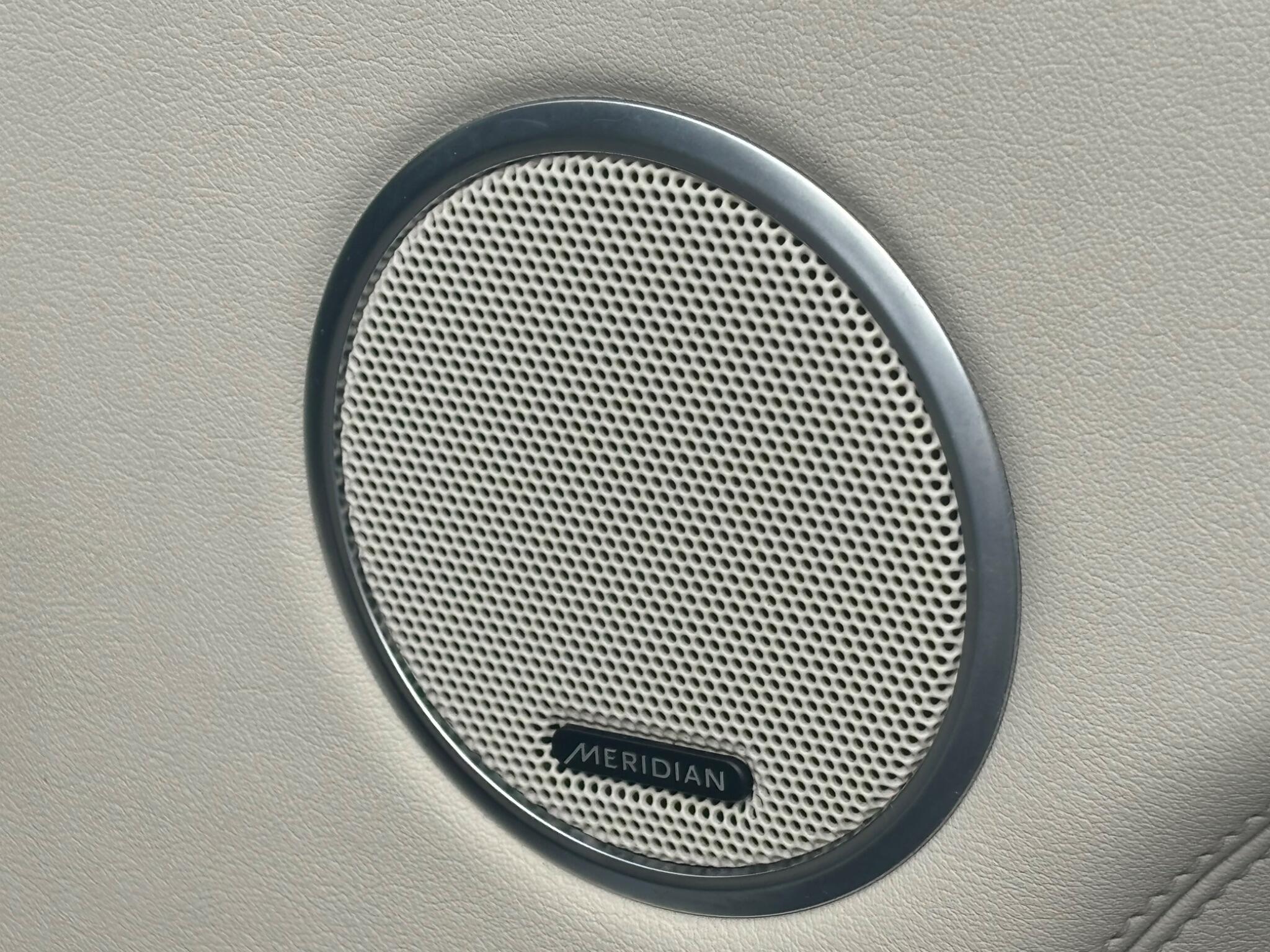 Land Rover Range Rover view 53
