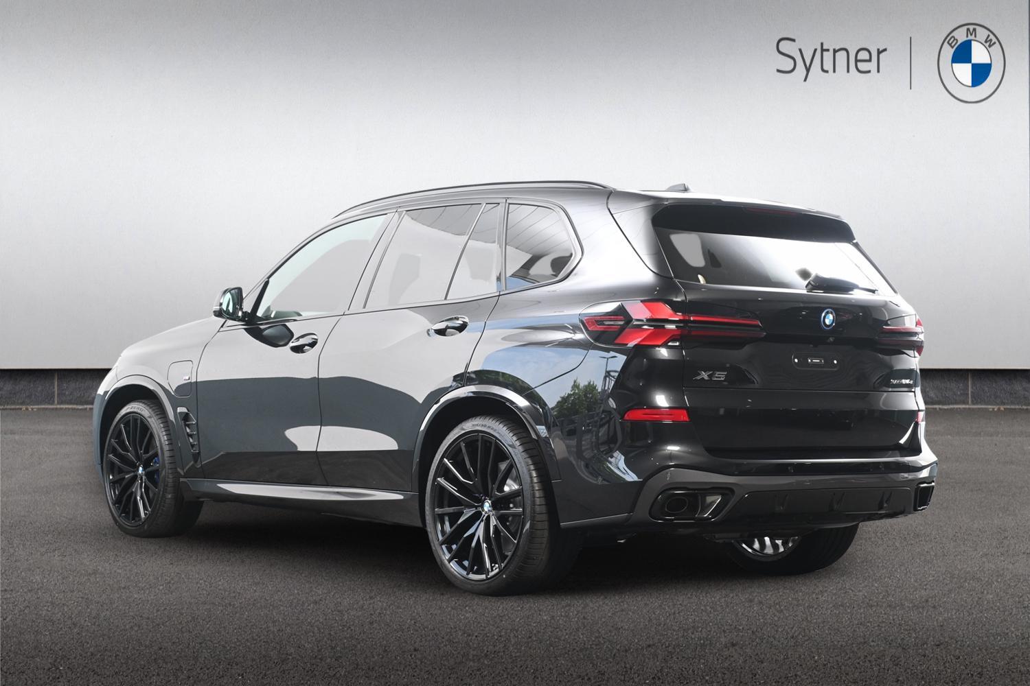 BMW X5 view 2