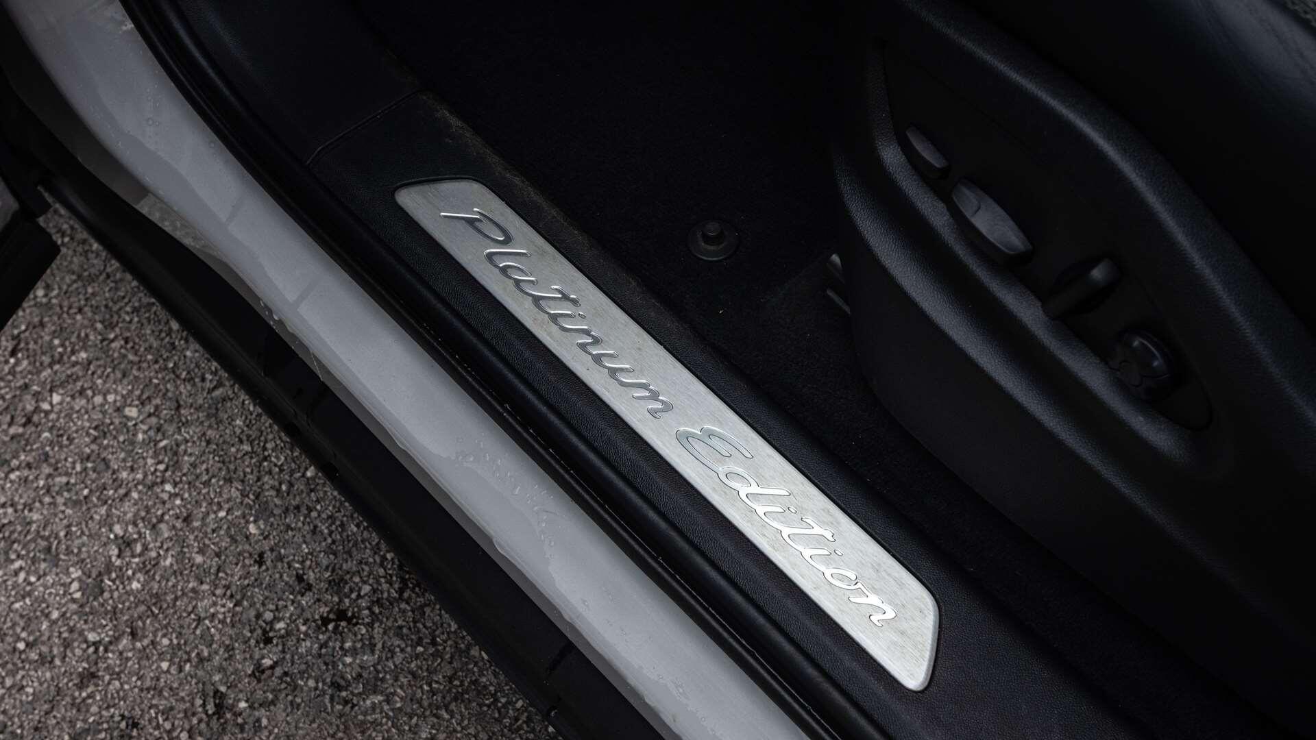 Porsche Cayenne view 35