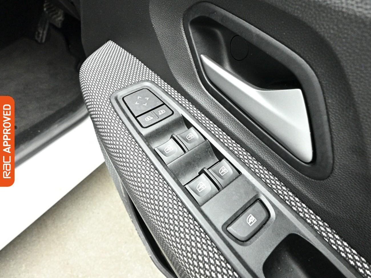 Dacia Sandero view 24