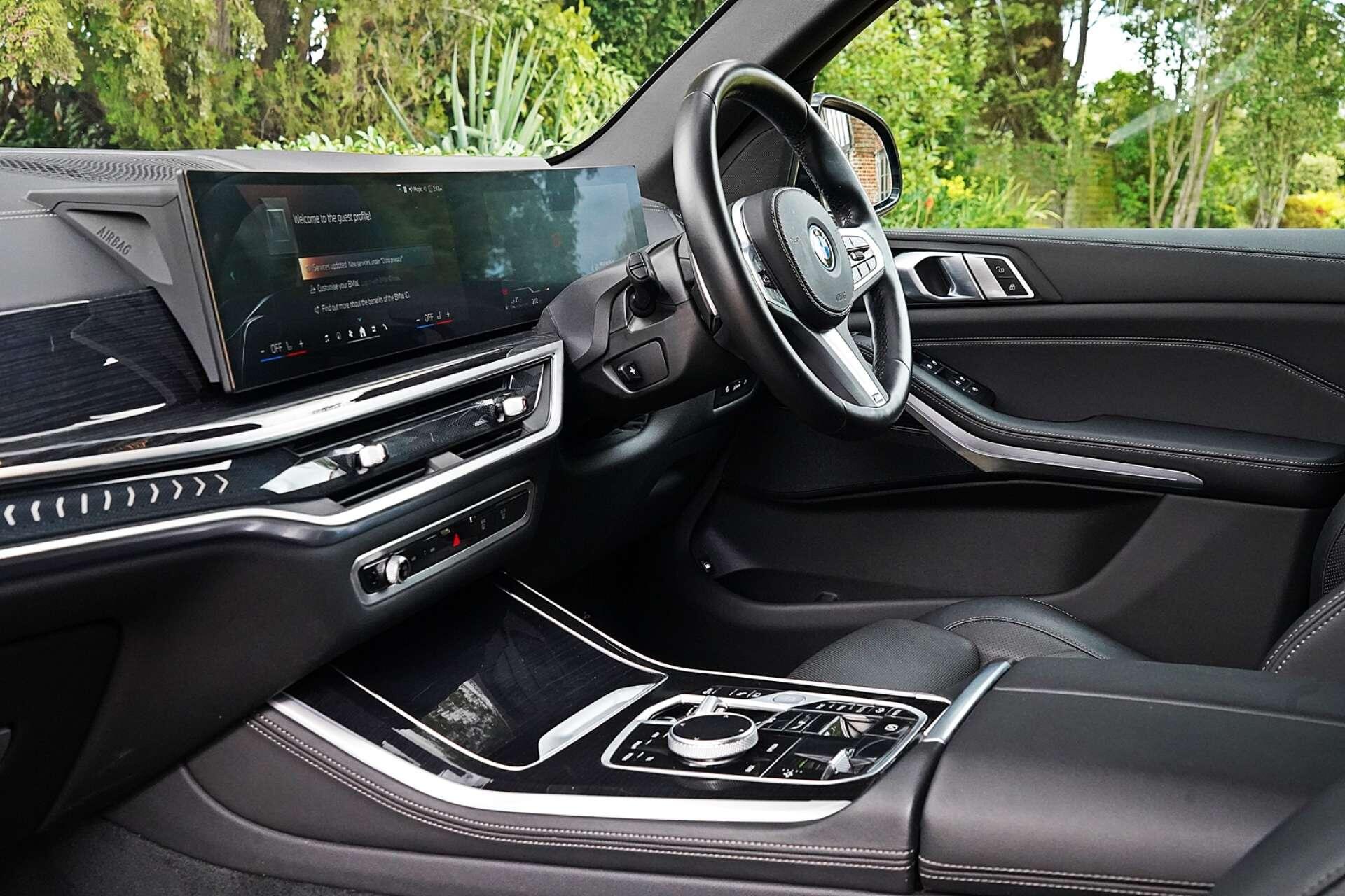 BMW X5 view 13