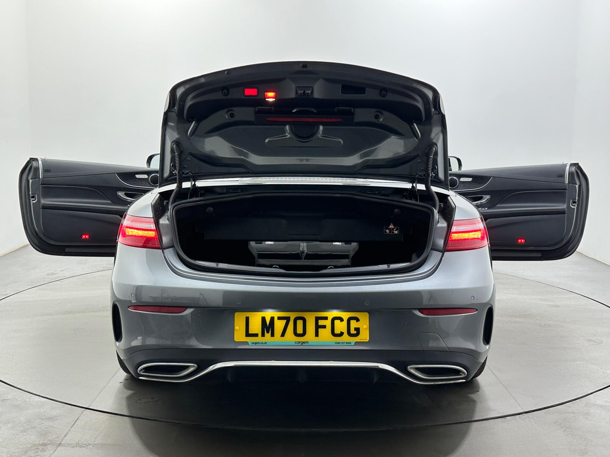 Mercedes-Benz E-Class view 41