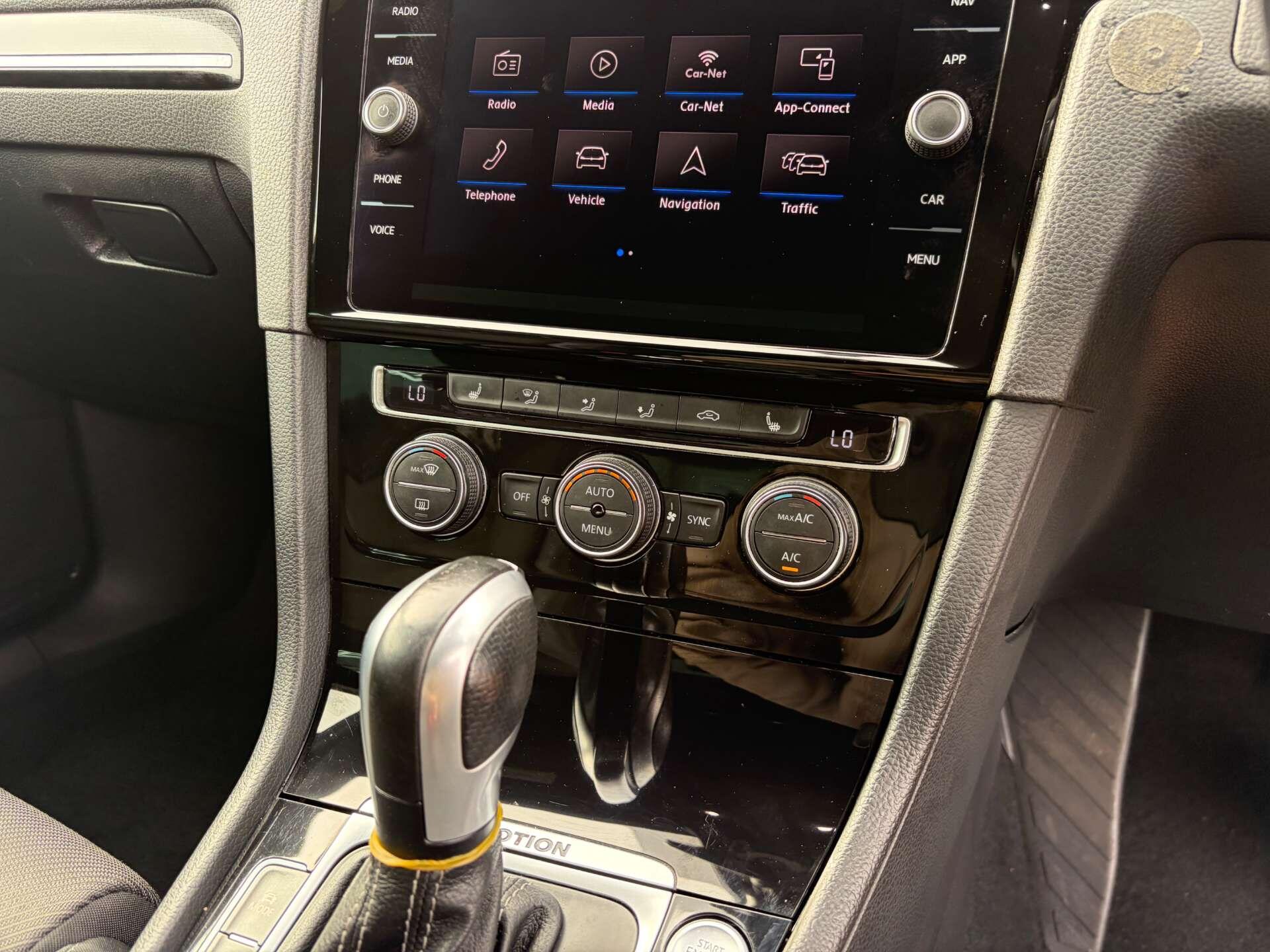 Volkswagen Golf view 43