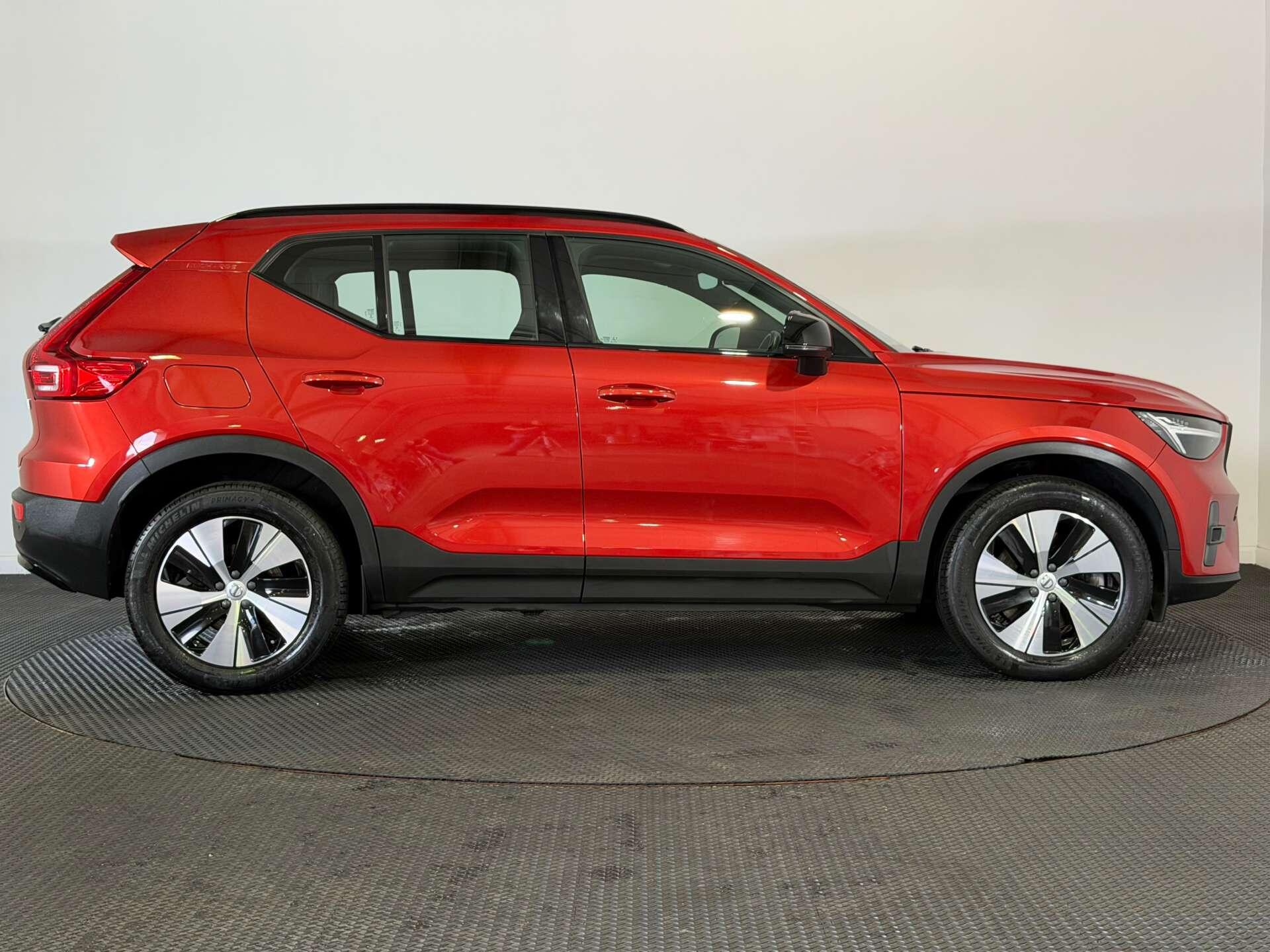Volvo XC40 view 8