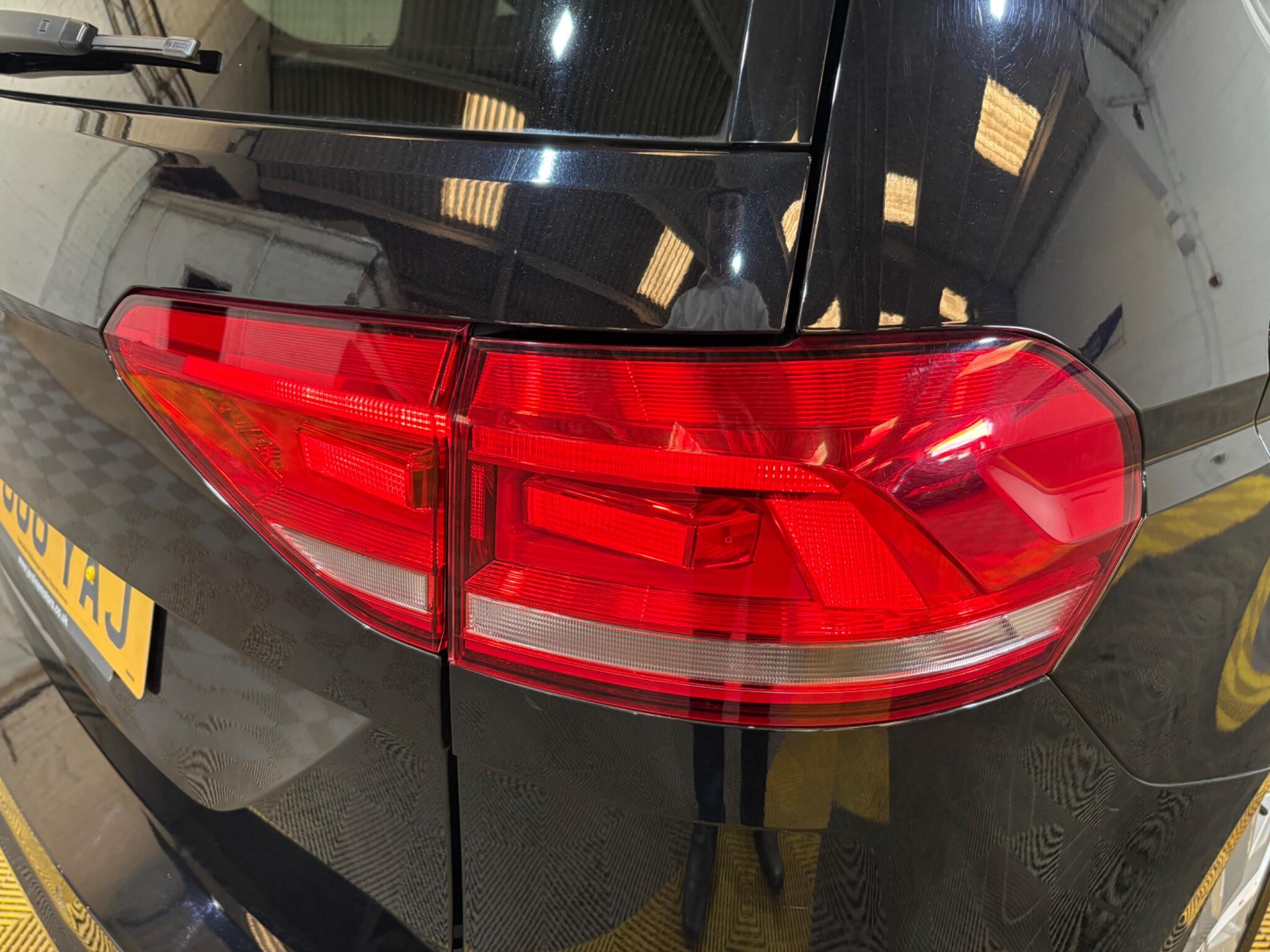 Volkswagen Touran view 24