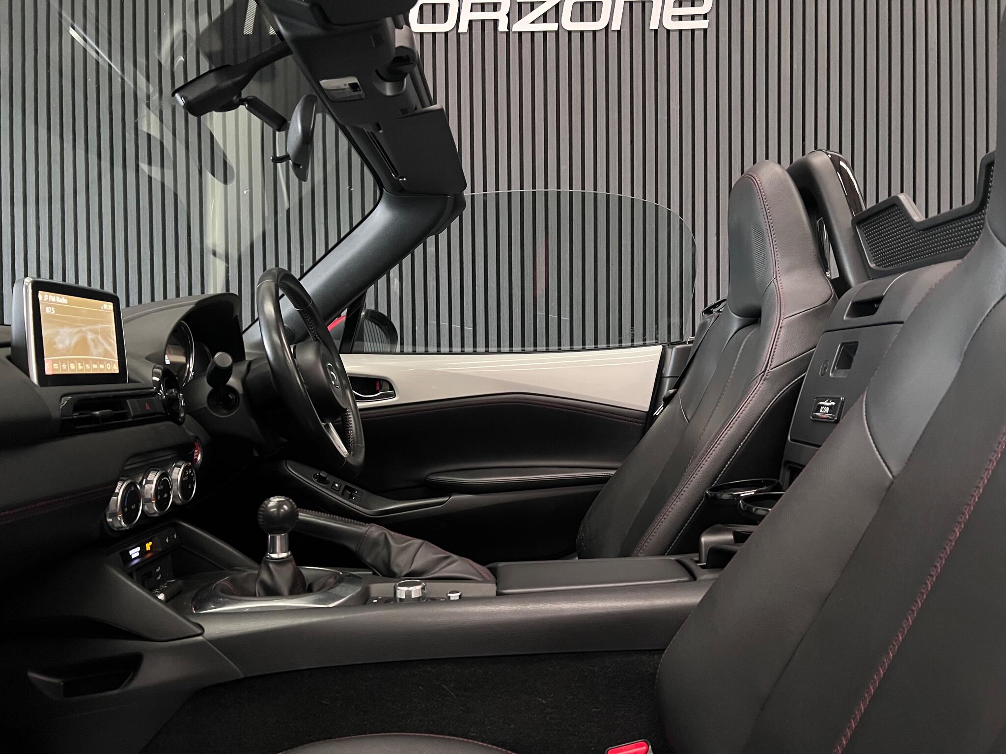 Mazda MX-5 view 17