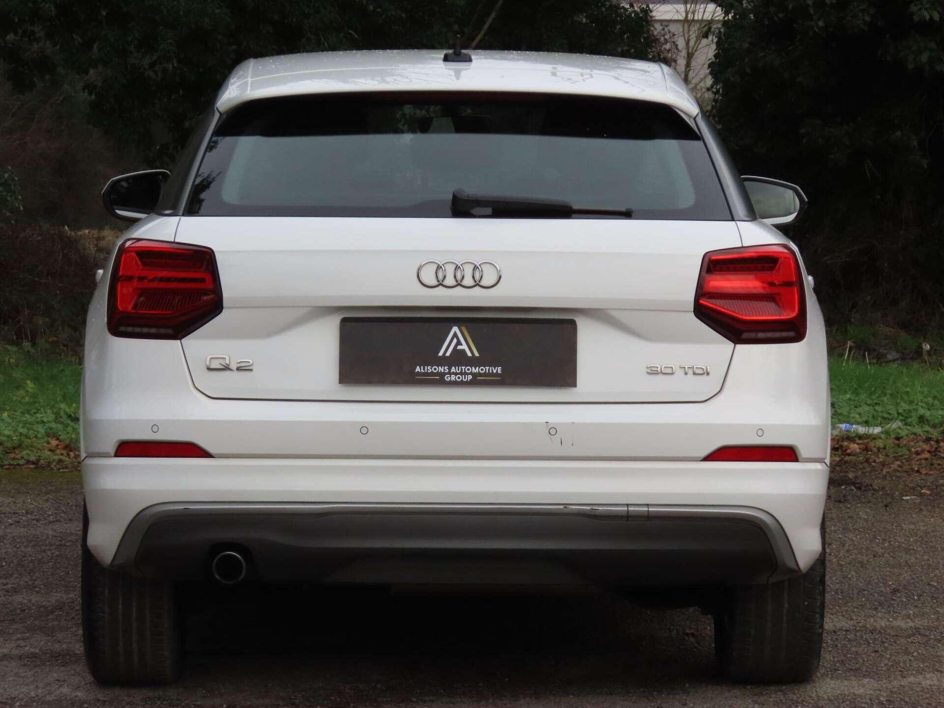 Audi Q2 view 6