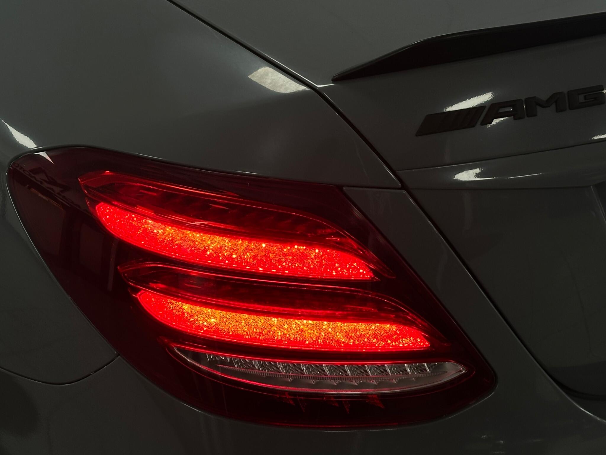 Mercedes-Benz E Class view 40