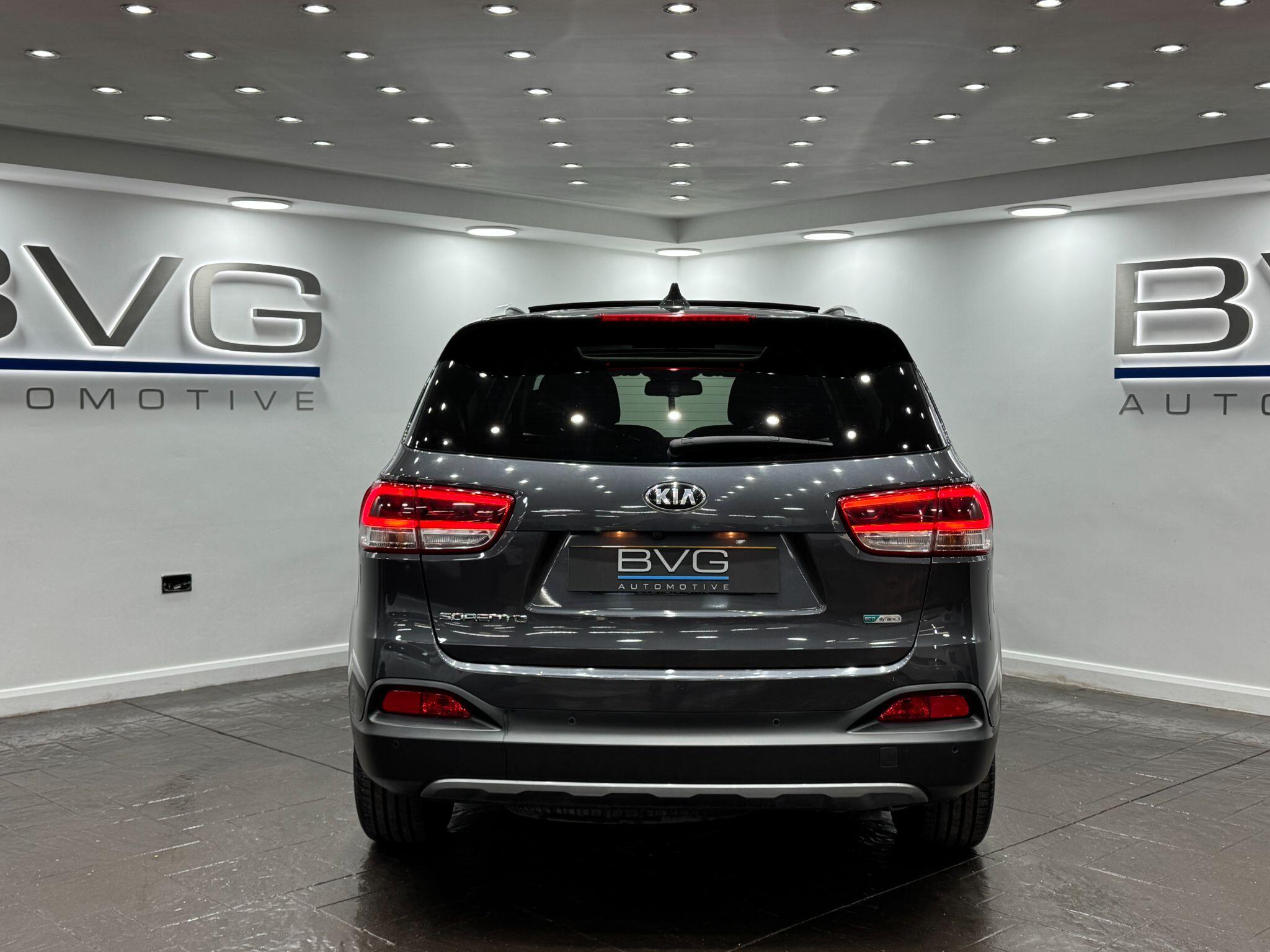 Kia Sorento view 8