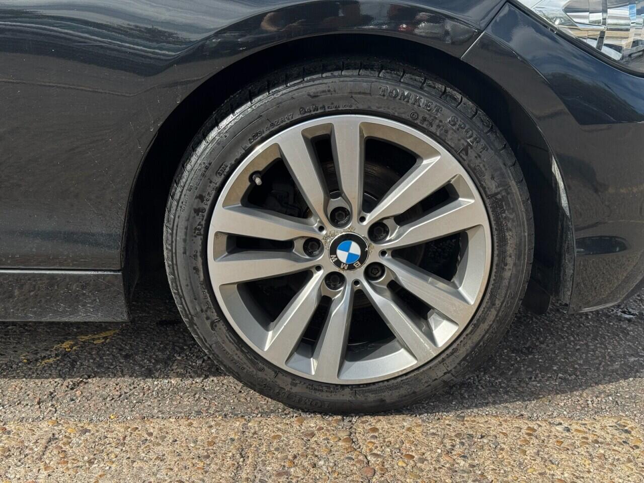 BMW 1 Series view 17