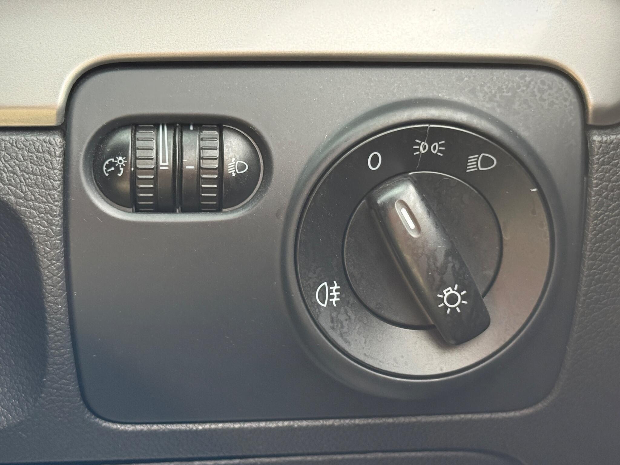 Volkswagen Golf - Image 50