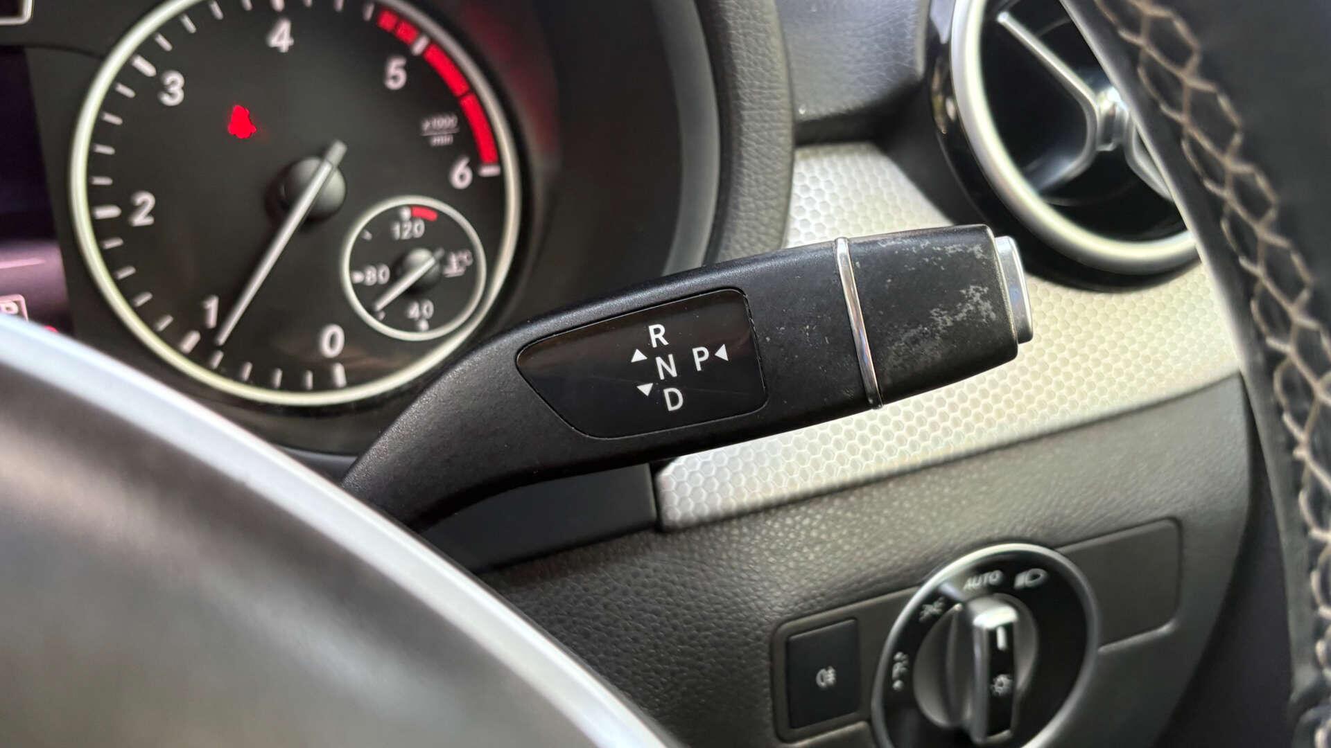 Mercedes-Benz B-Class view 21