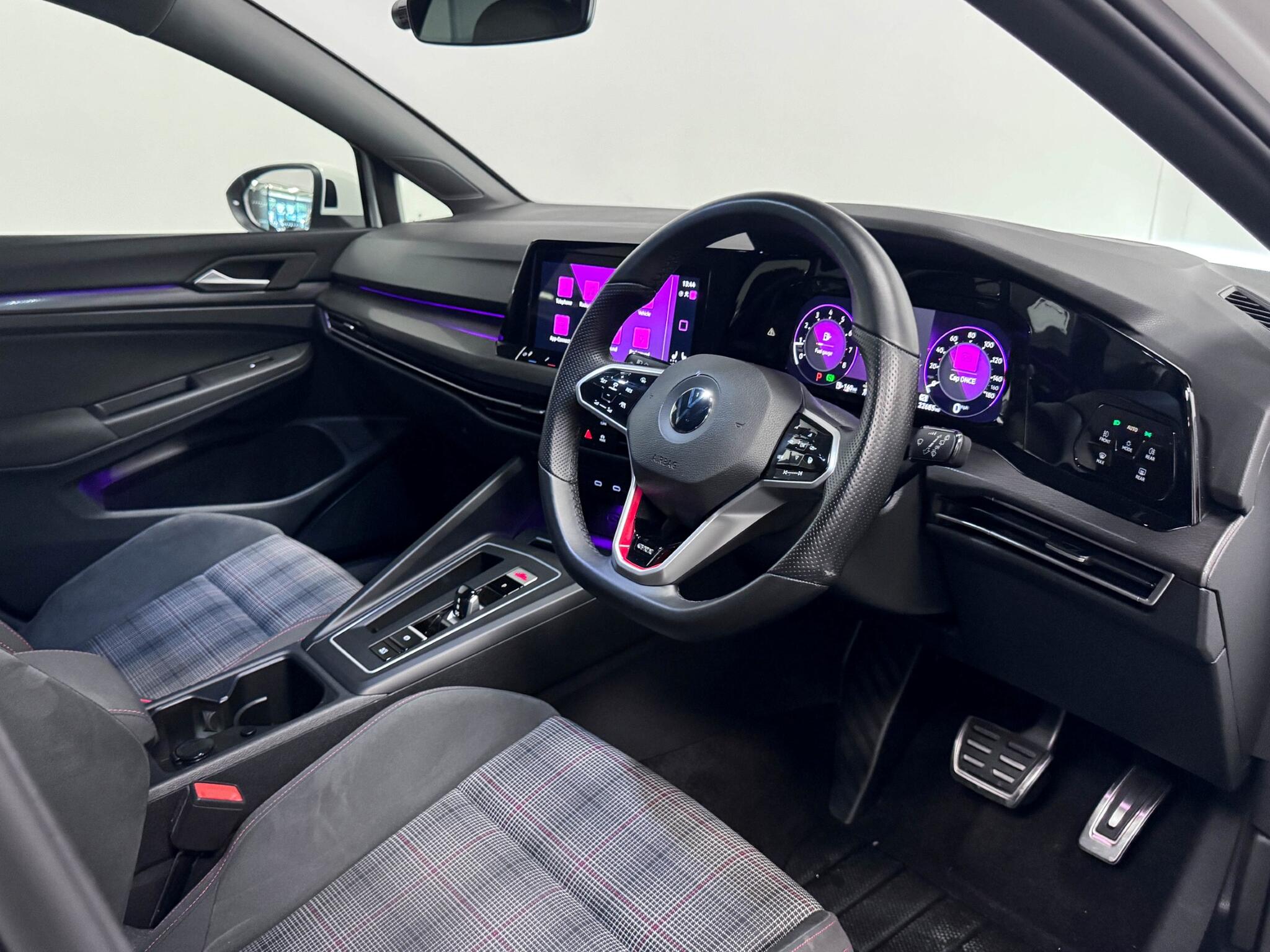 Volkswagen Golf view 23