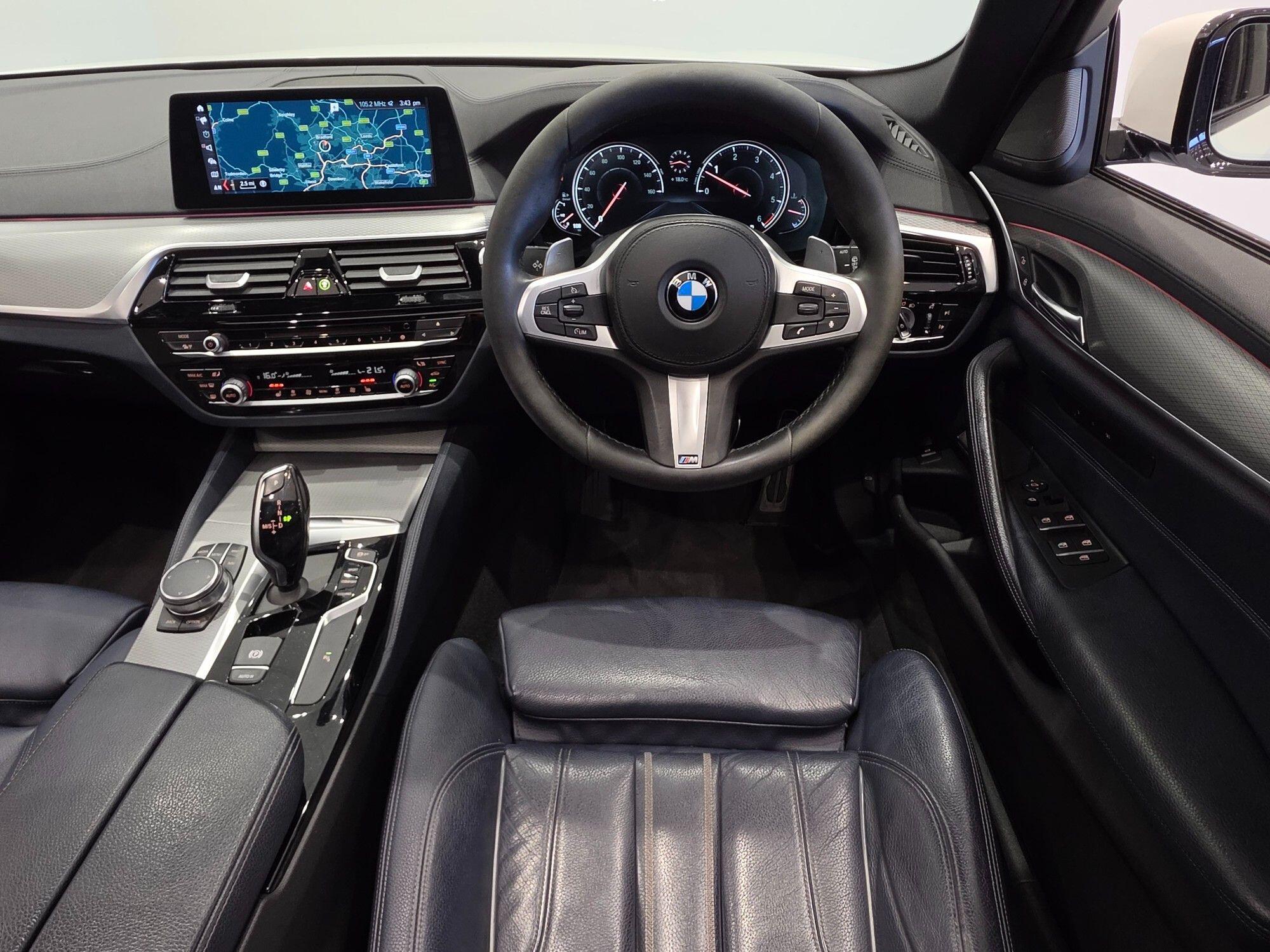 BMW 5 Series view 29