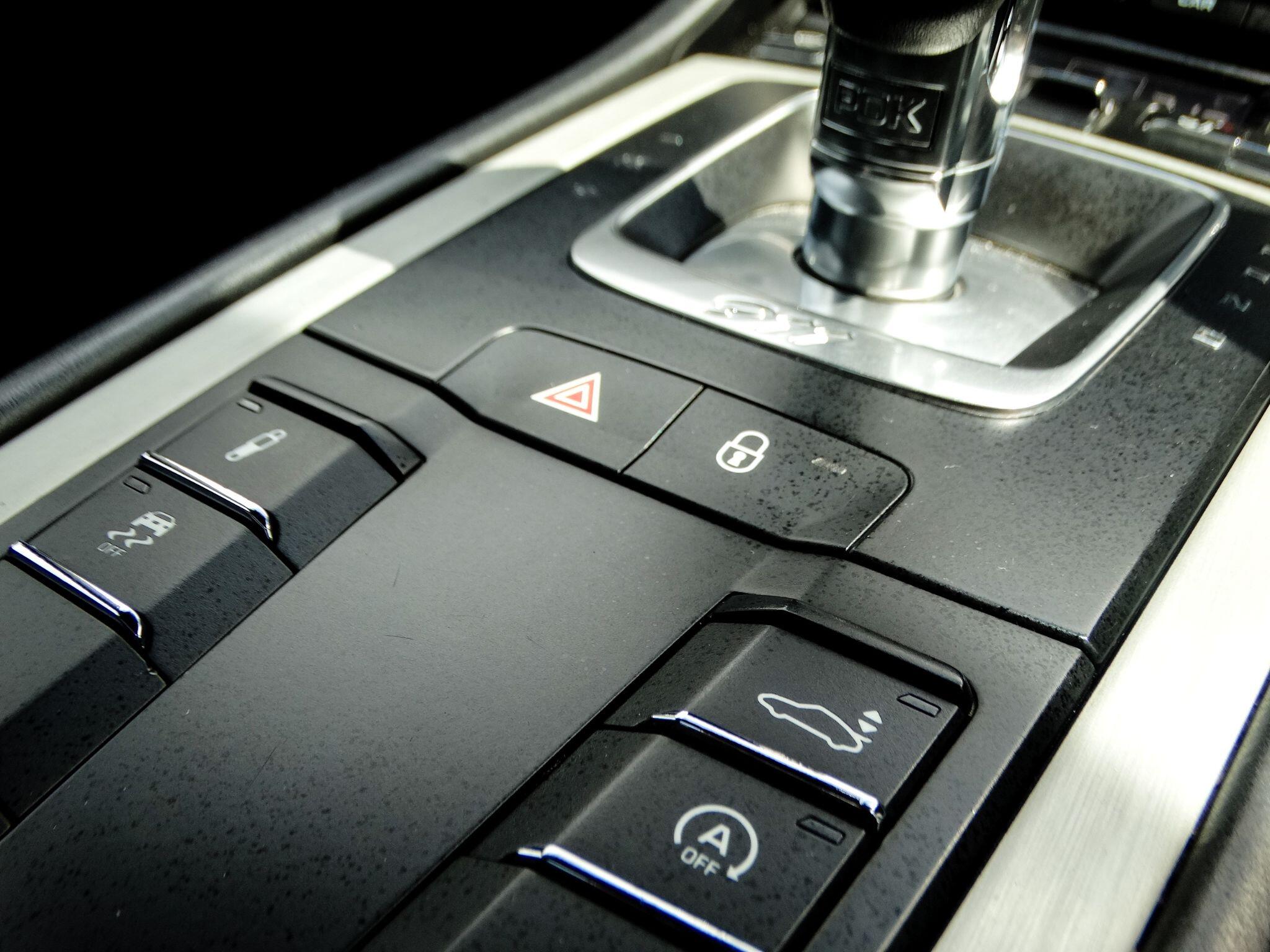 Porsche 911 view 32