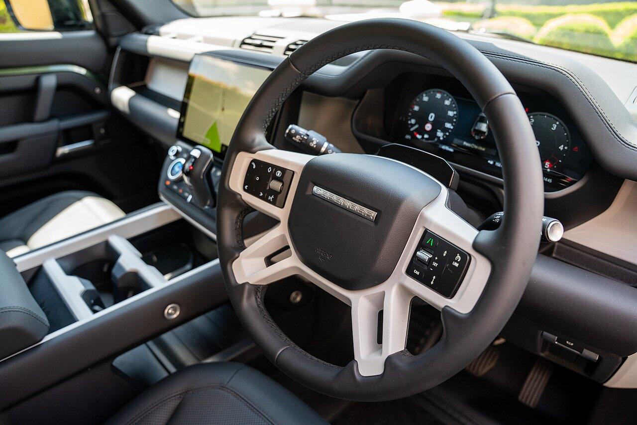 Land Rover Defender view 54