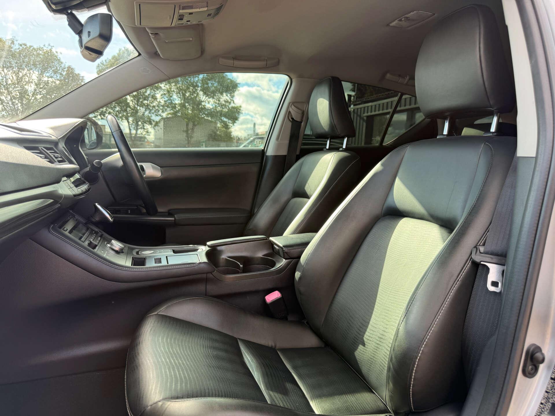 Lexus CT view 68