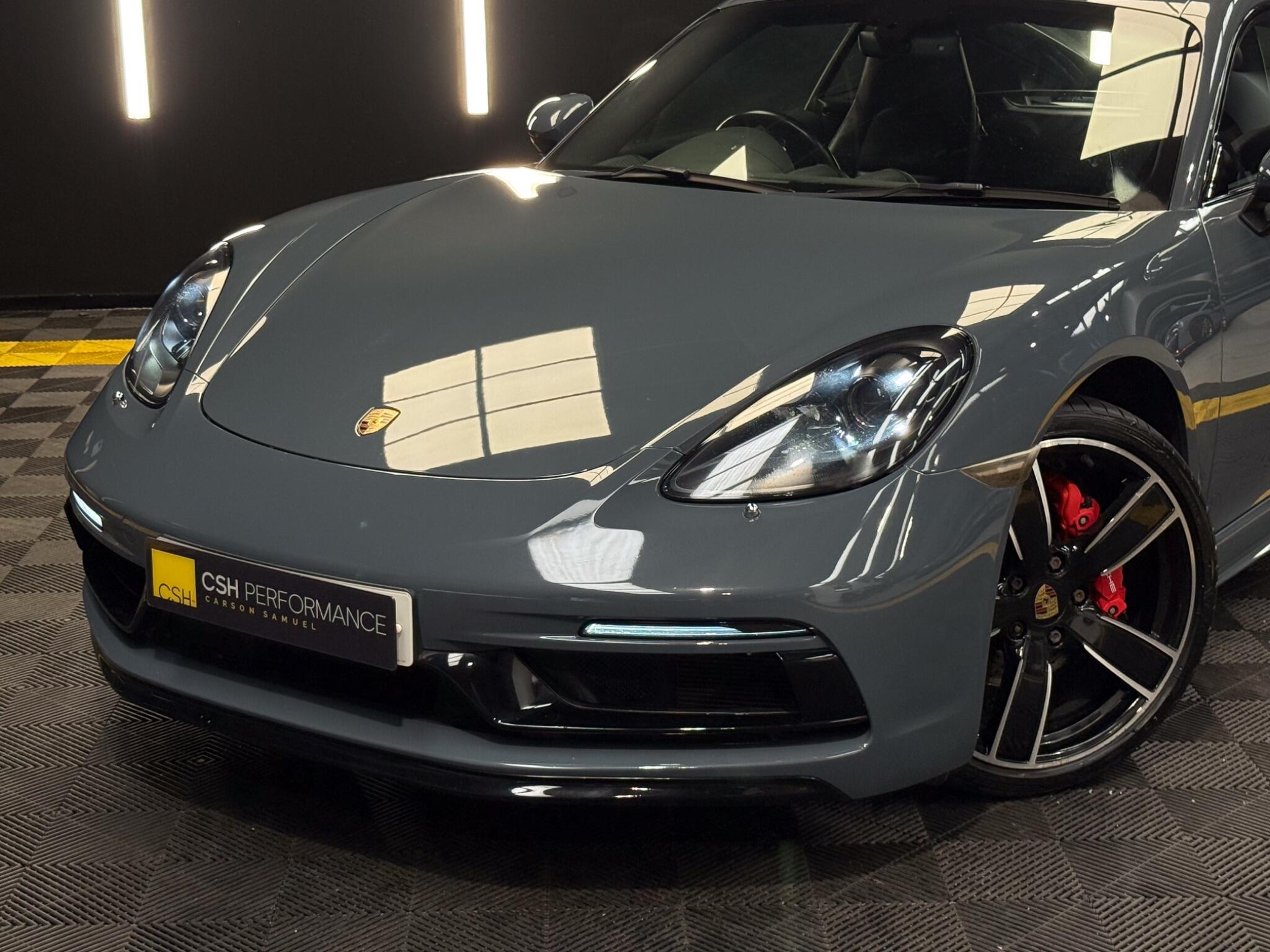 Porsche Cayman view 8