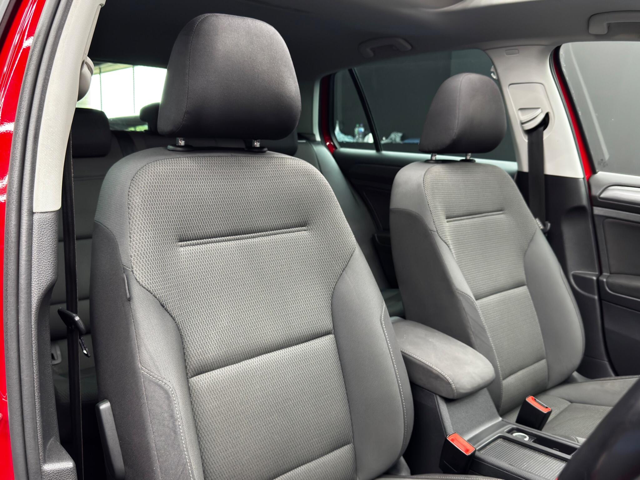 Volkswagen Golf view 12