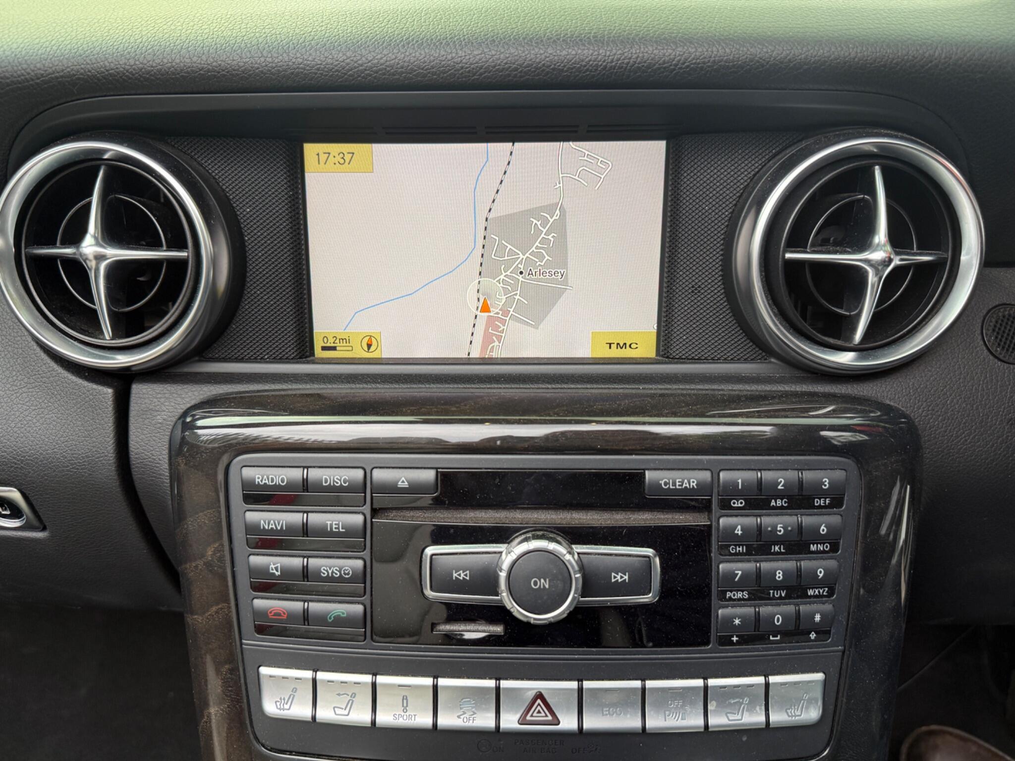 2012 Mercedes-Benz SLK image 29