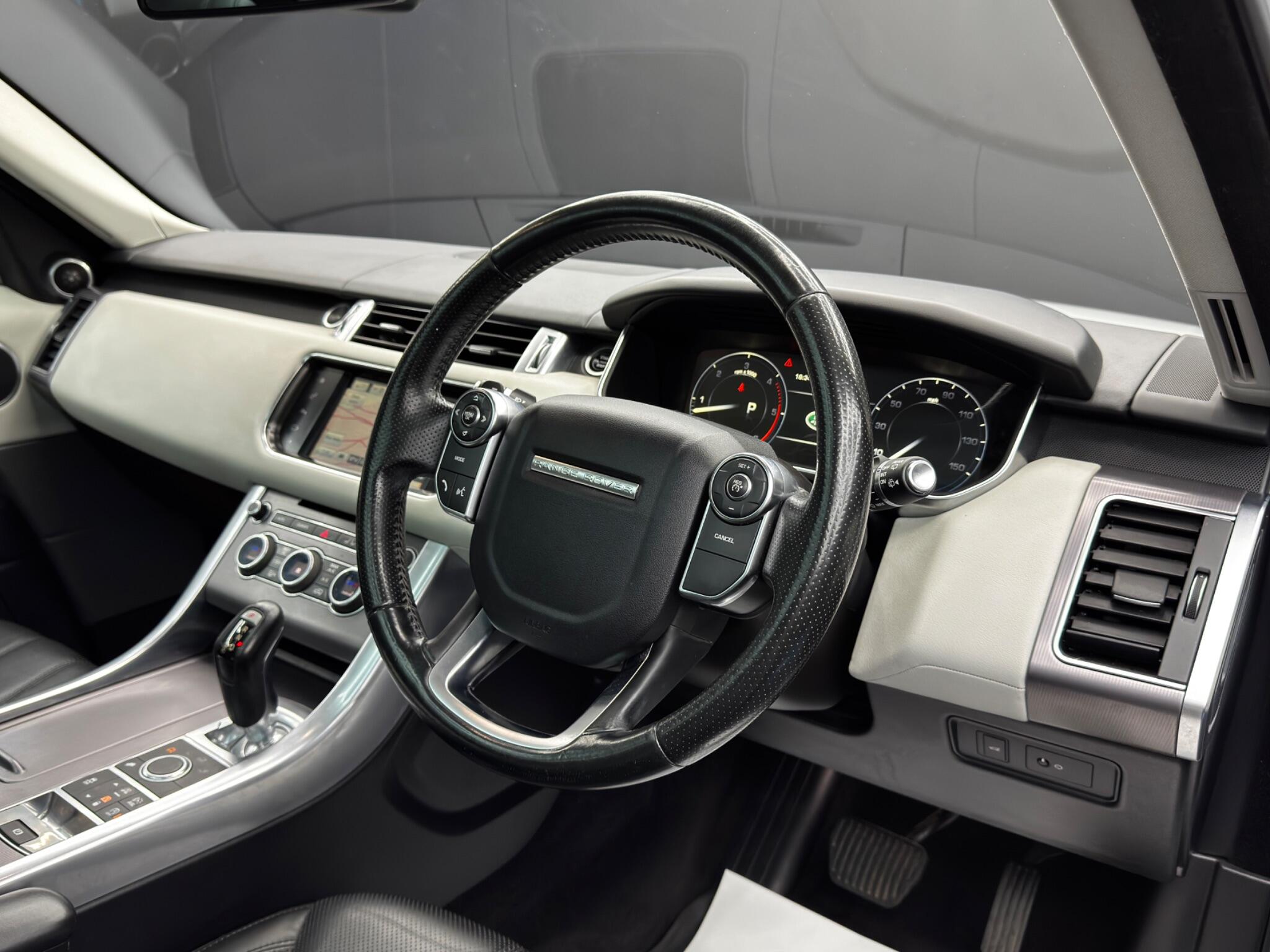Land Rover Range Rover Sport view 9