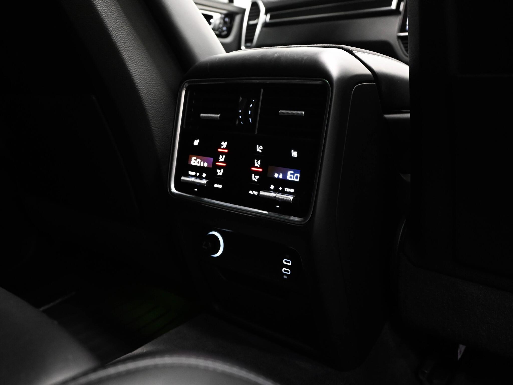 Porsche Cayenne view 17