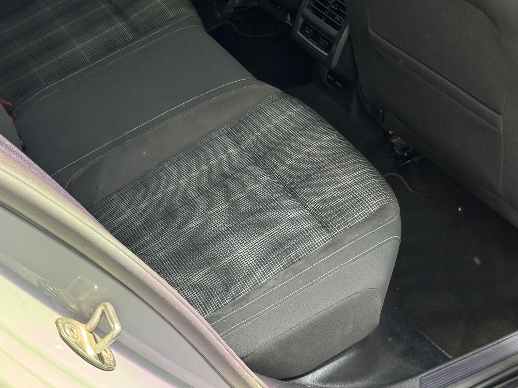 Volkswagen Golf view 34