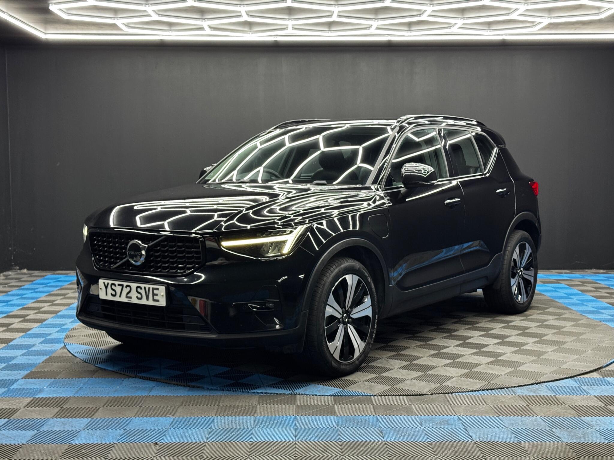 Volvo XC40 view 3