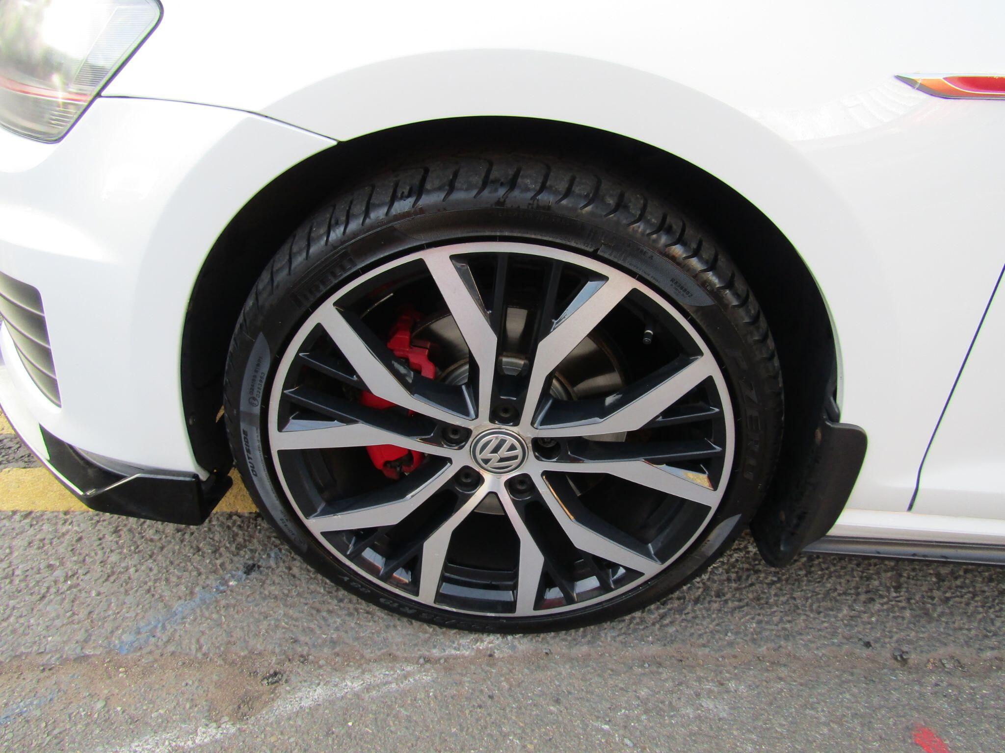 Volkswagen Golf view 14