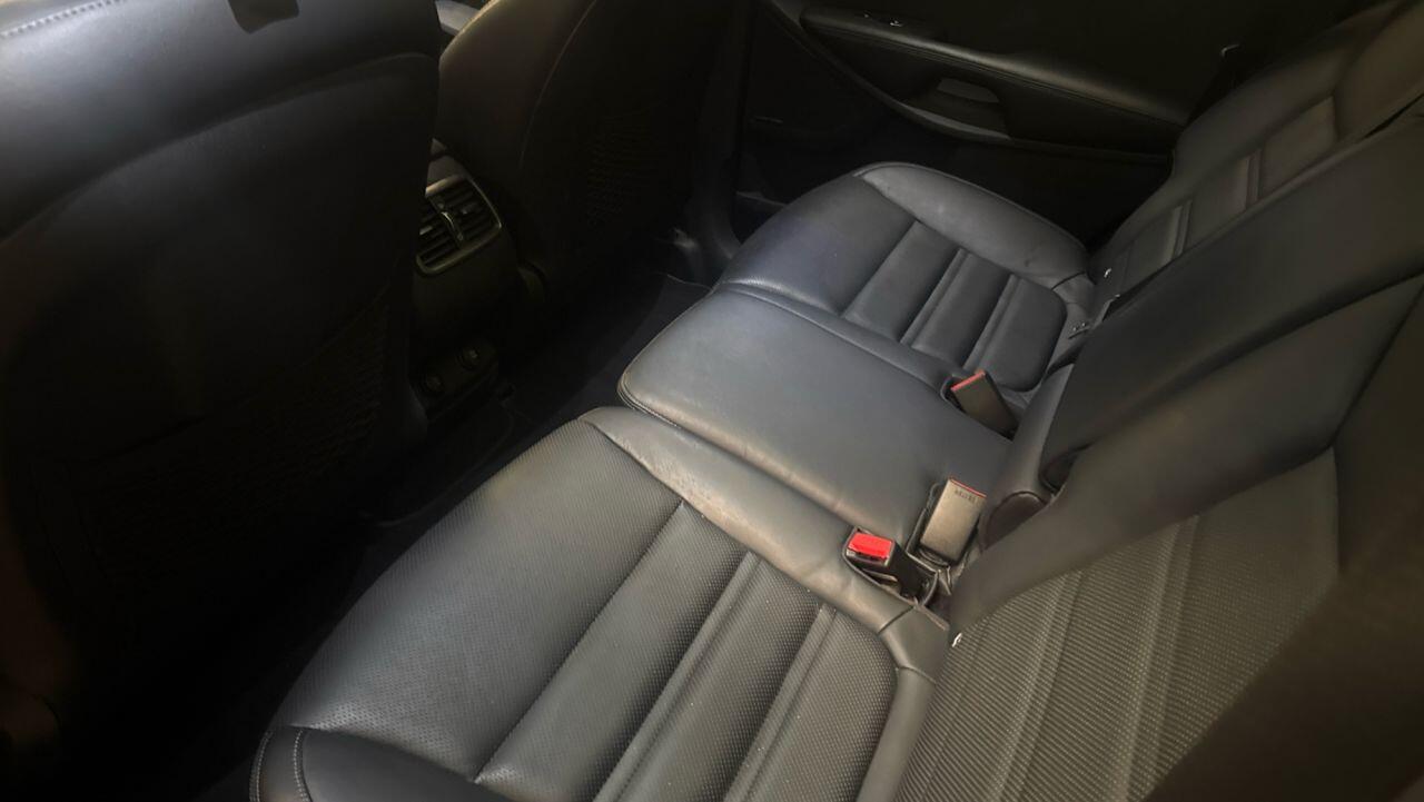 Kia Sorento view 7