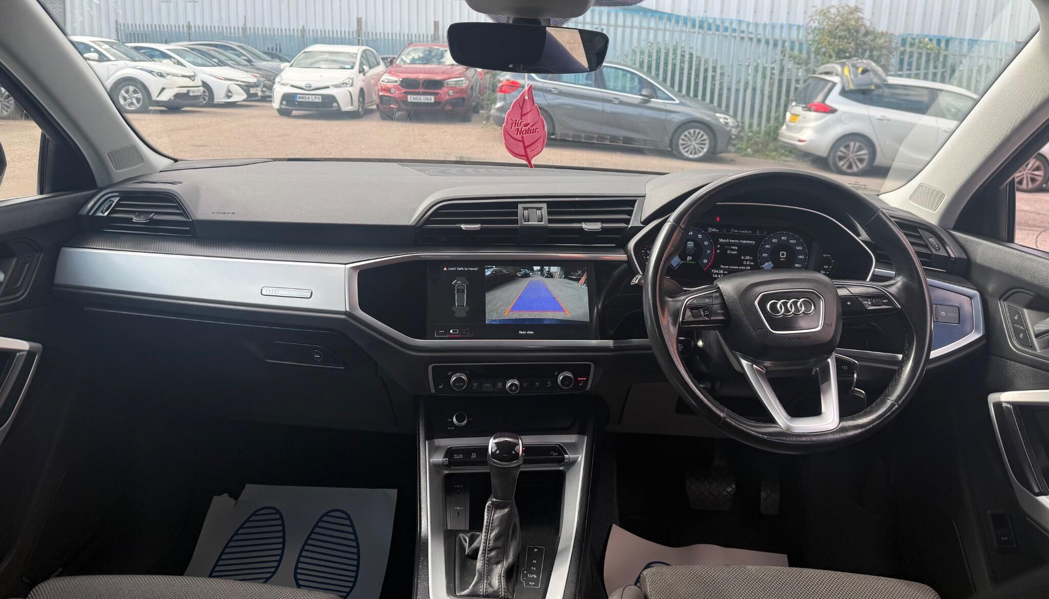 Audi Q3 view 23