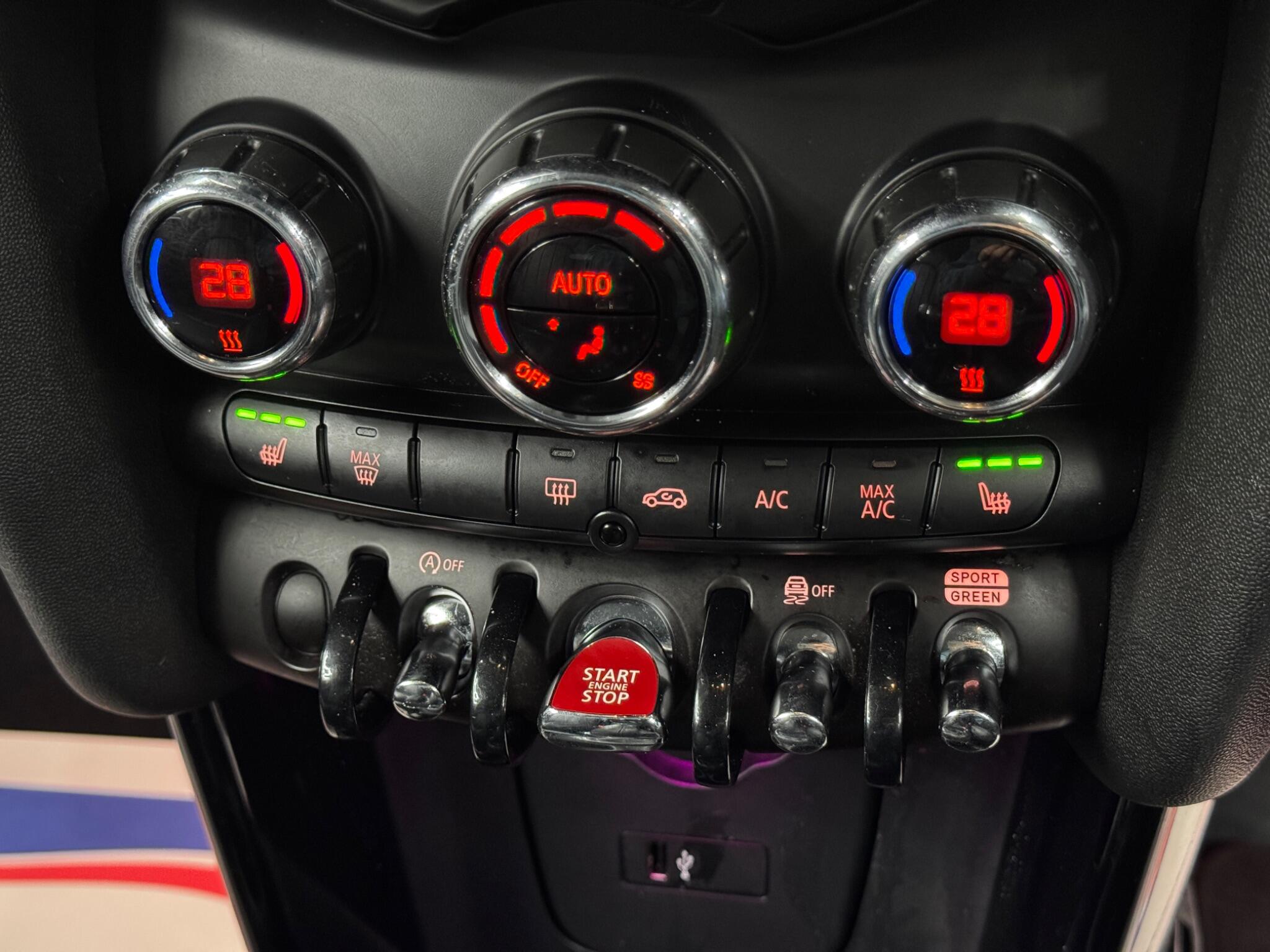 MINI Hatch view 26