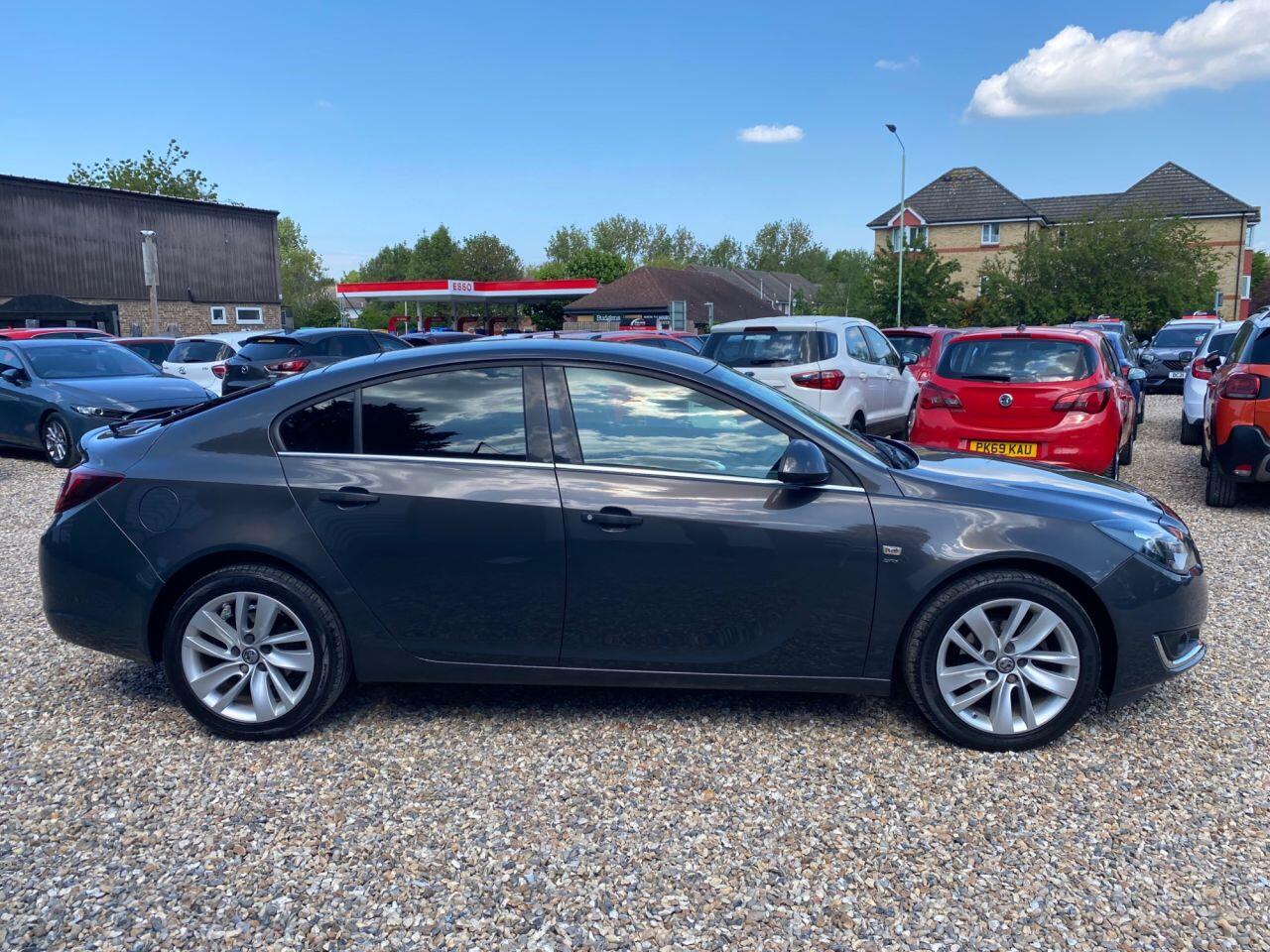 Vauxhall Insignia view 3