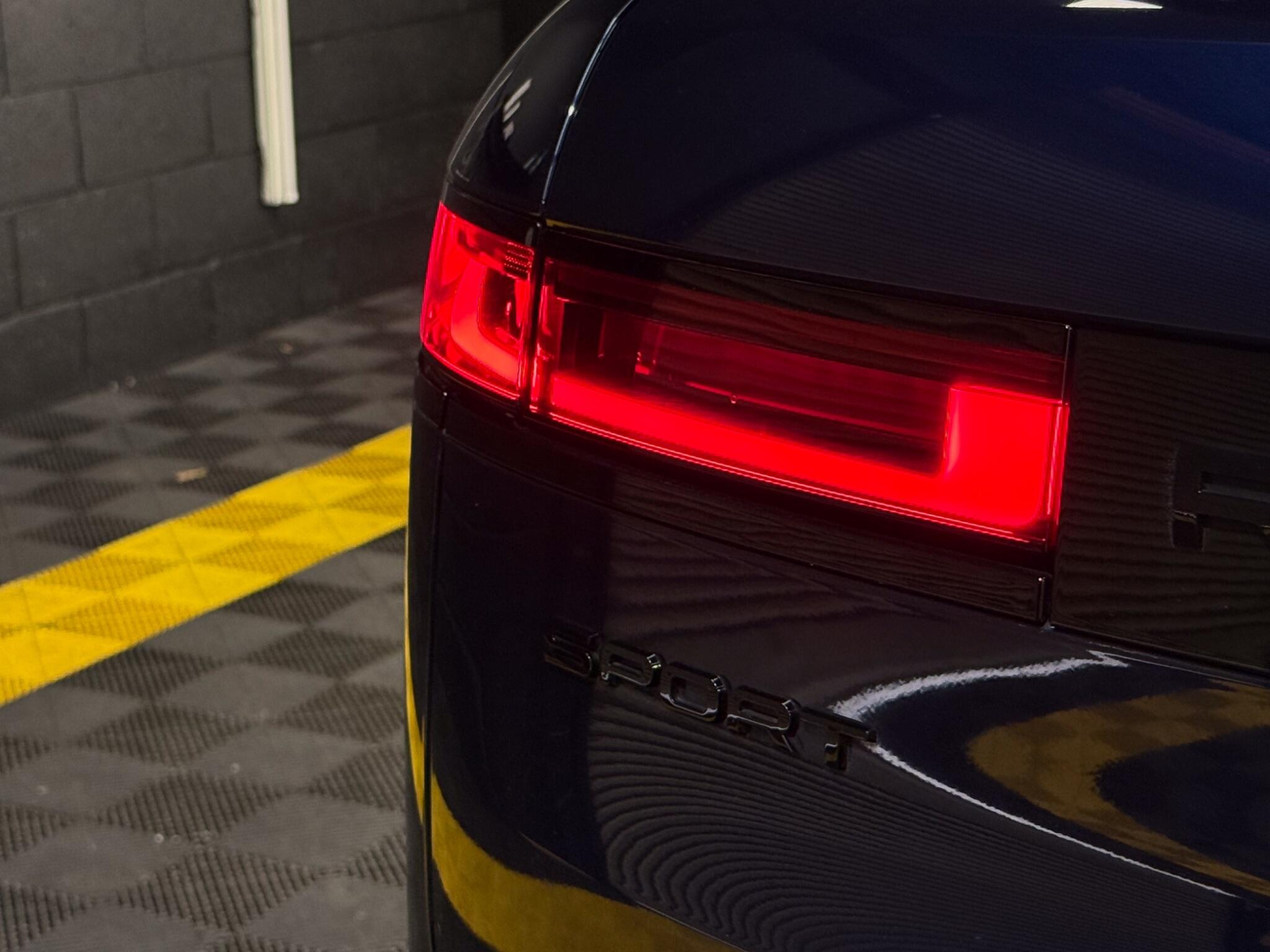 Land Rover Range Rover Sport view 18