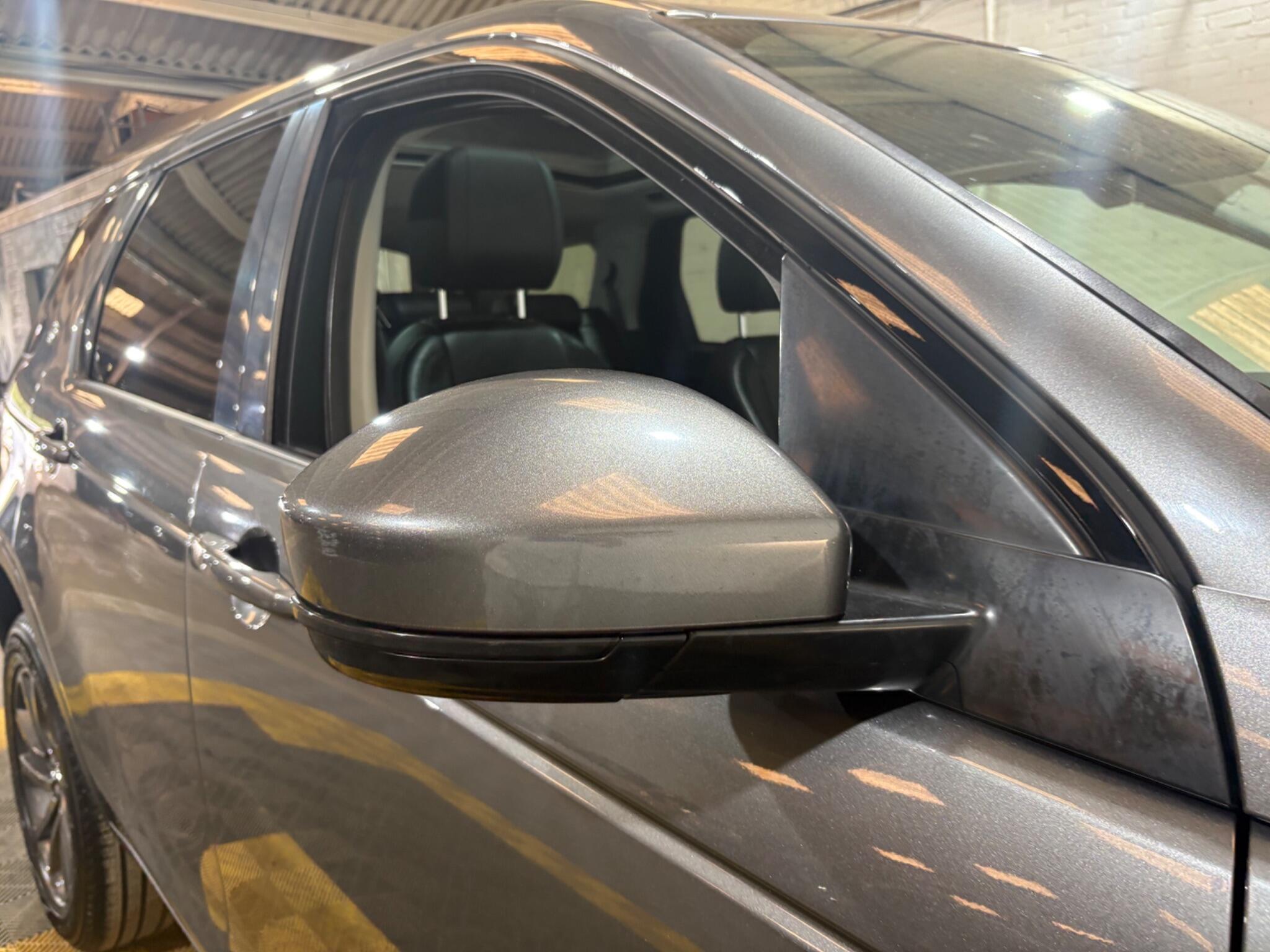 Land Rover Discovery Sport view 57