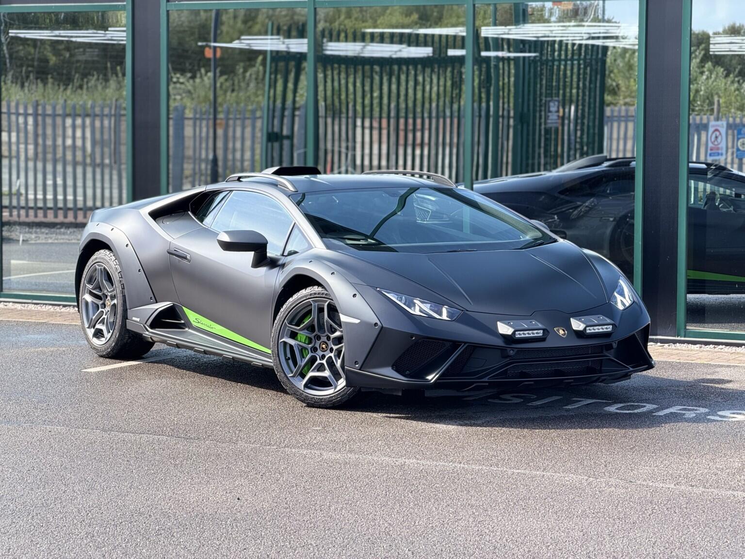 Lamborghini Huracan view 9
