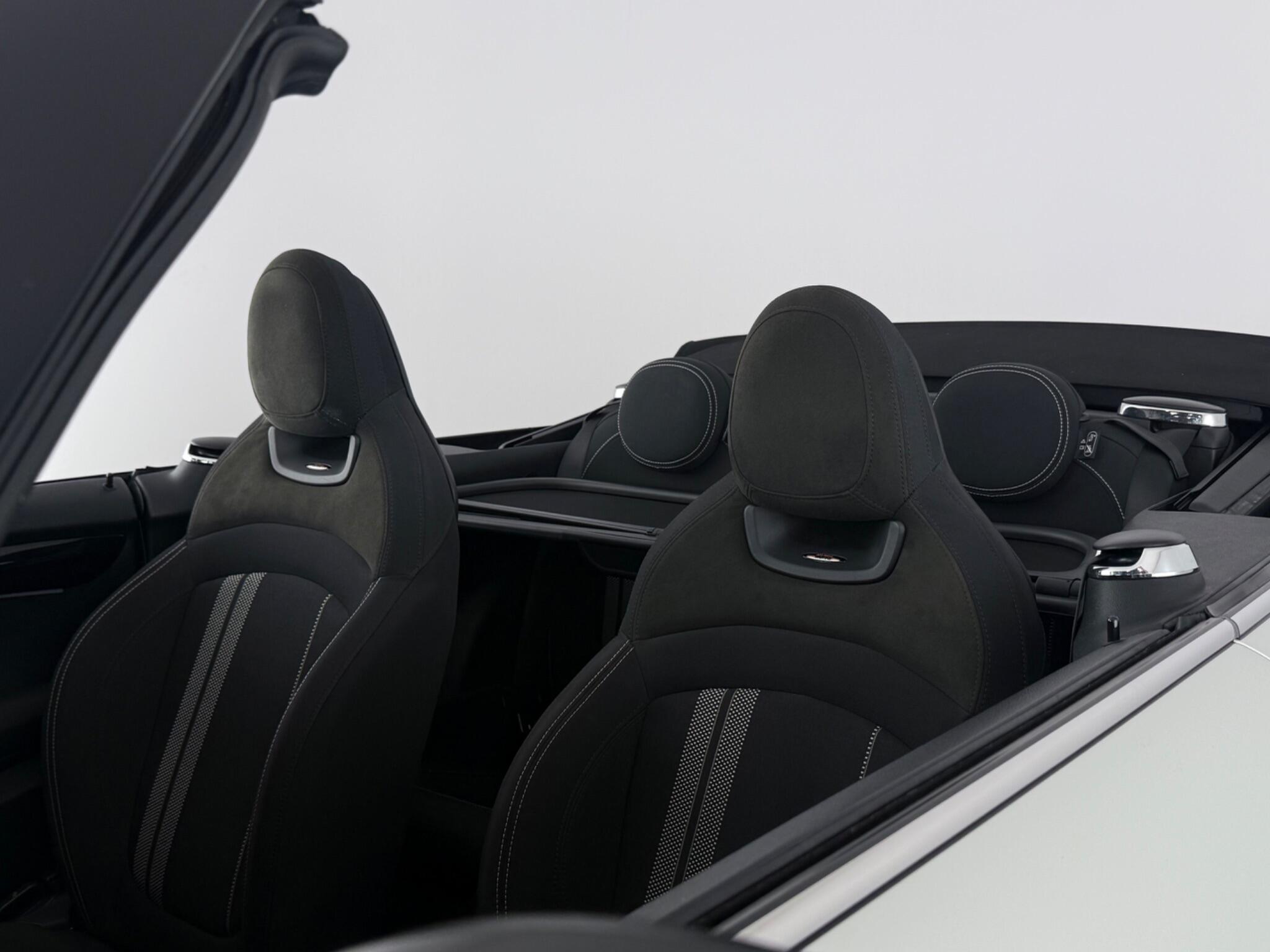 Mini Convertible view 33
