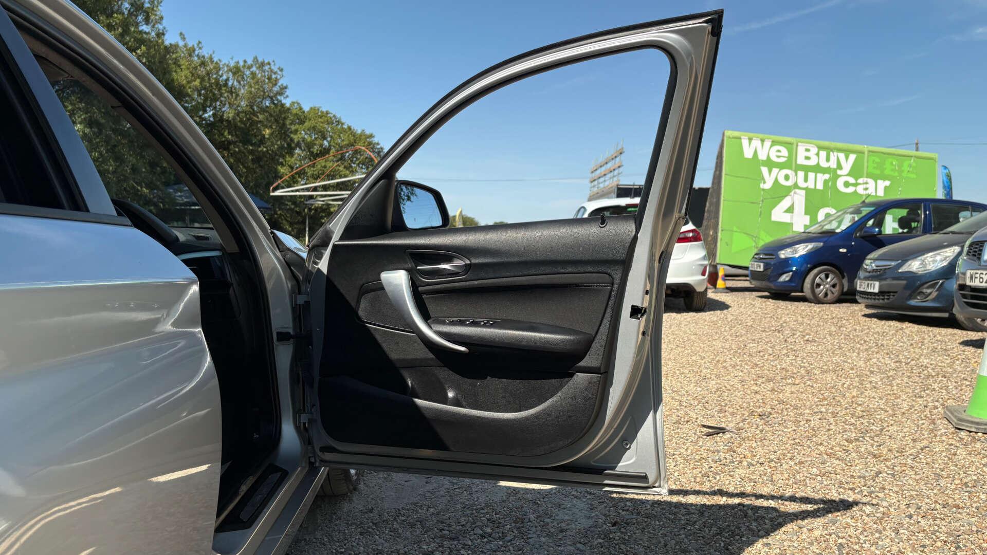 BMW 1 Series view 41